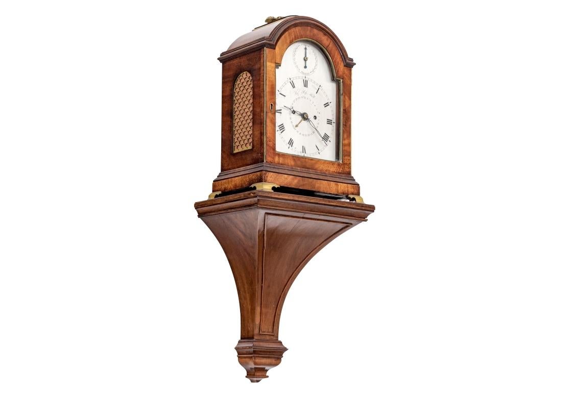 Diese Konsolenuhr im Stil von George III. ist mit 