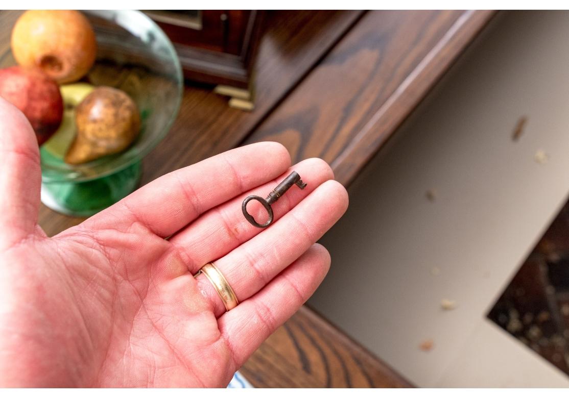 Seltene George III Thomas Ross Hull Mantle Uhr mit Holz Wandhalterung im Zustand „Relativ gut“ im Angebot in Bridgeport, CT