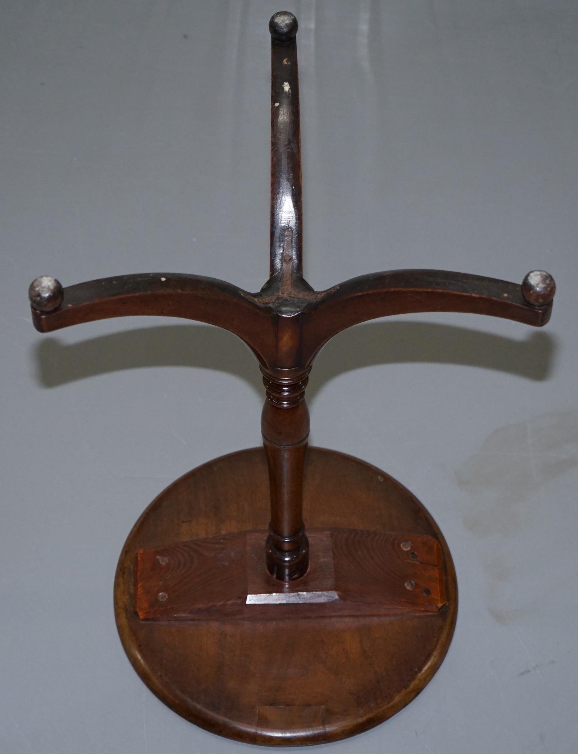 Seltene Hartholz-Dreibein-Beistellstütze, zeitloses Design nach Gillows, George IV, um 1820 im Angebot 6