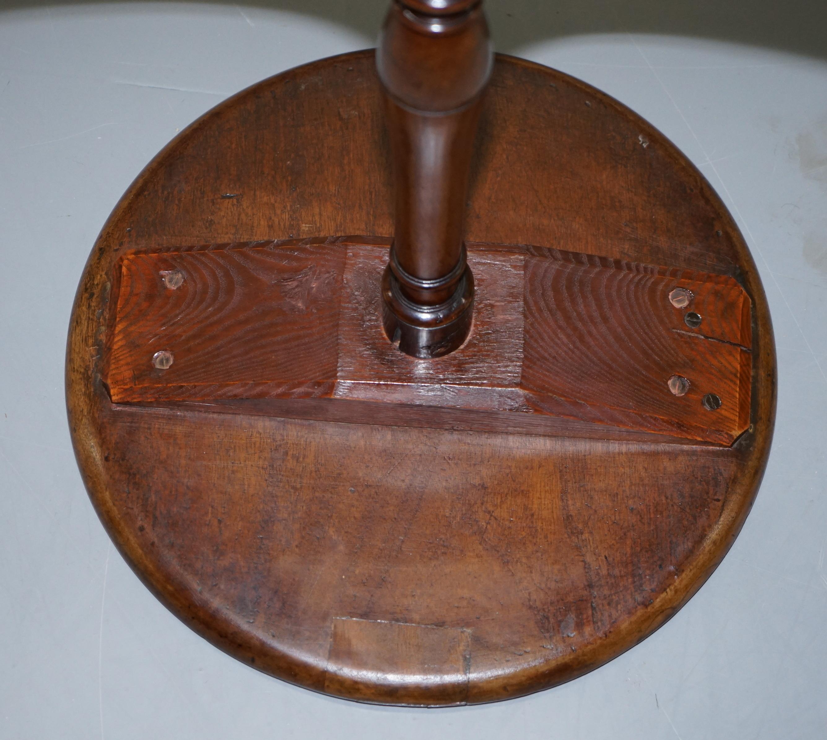 Rare table d'appoint tripode en bois de feuillus George IV vers 1820, design intemporel d'après Gillows en vente 7