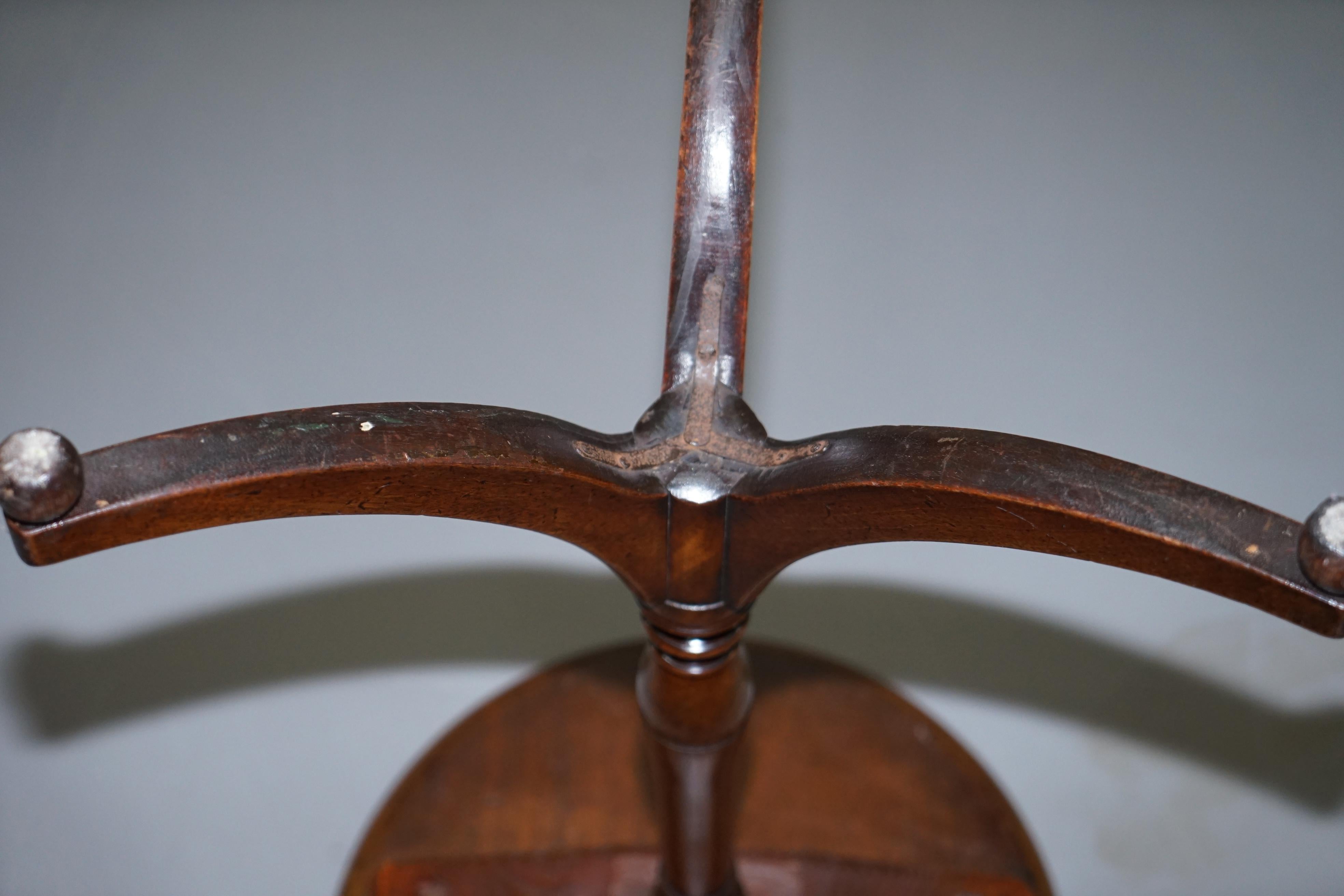 Seltene Hartholz-Dreibein-Beistellstütze, zeitloses Design nach Gillows, George IV, um 1820 im Angebot 8