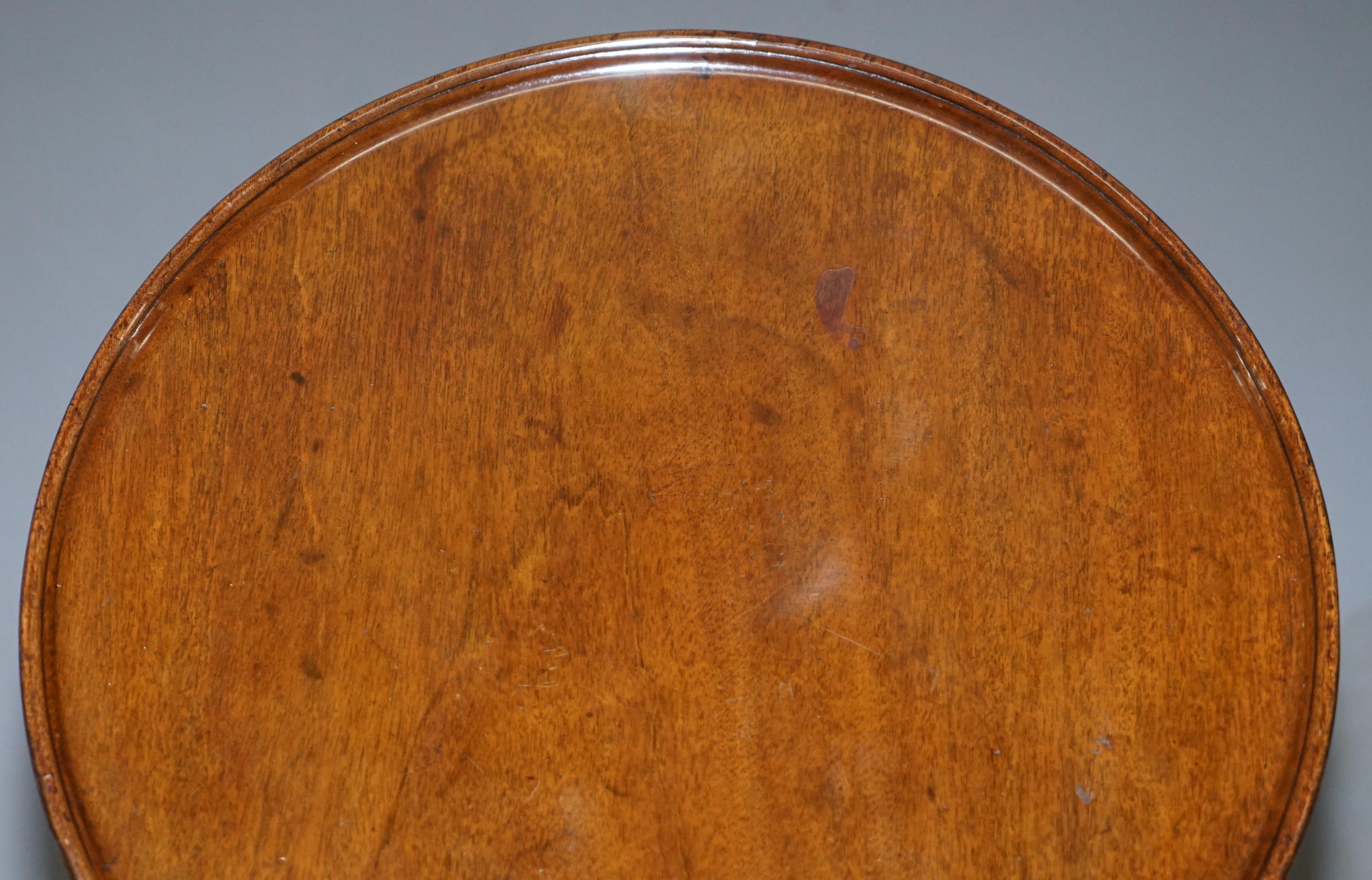 Anglais Rare table d'appoint tripode en bois de feuillus George IV vers 1820, design intemporel d'après Gillows en vente