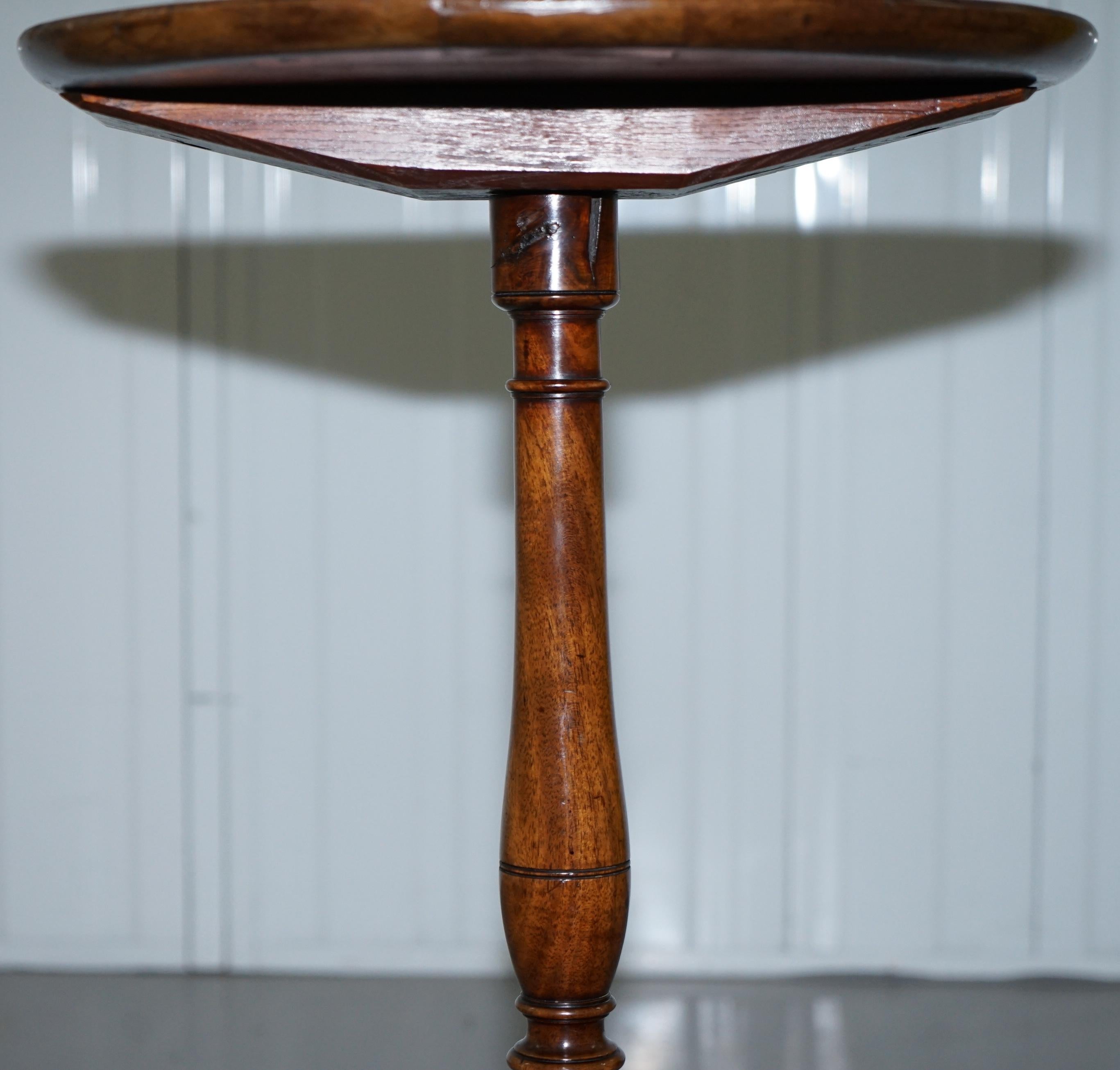 Rare table d'appoint tripode en bois de feuillus George IV vers 1820, design intemporel d'après Gillows en vente 2