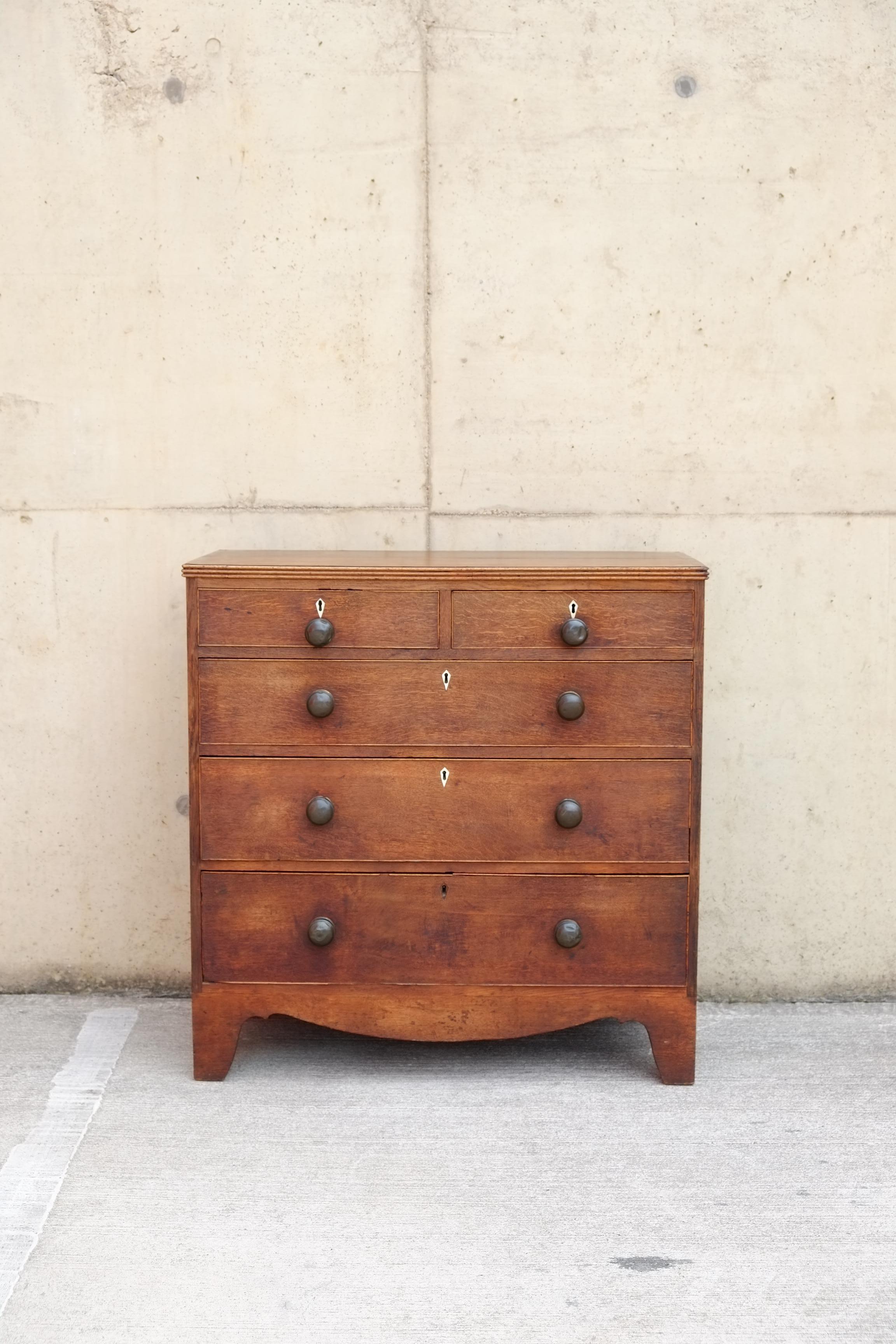Joinery Rare Georgian Antique English Chest of Drawers in Oak with Brass Knobs For Sale