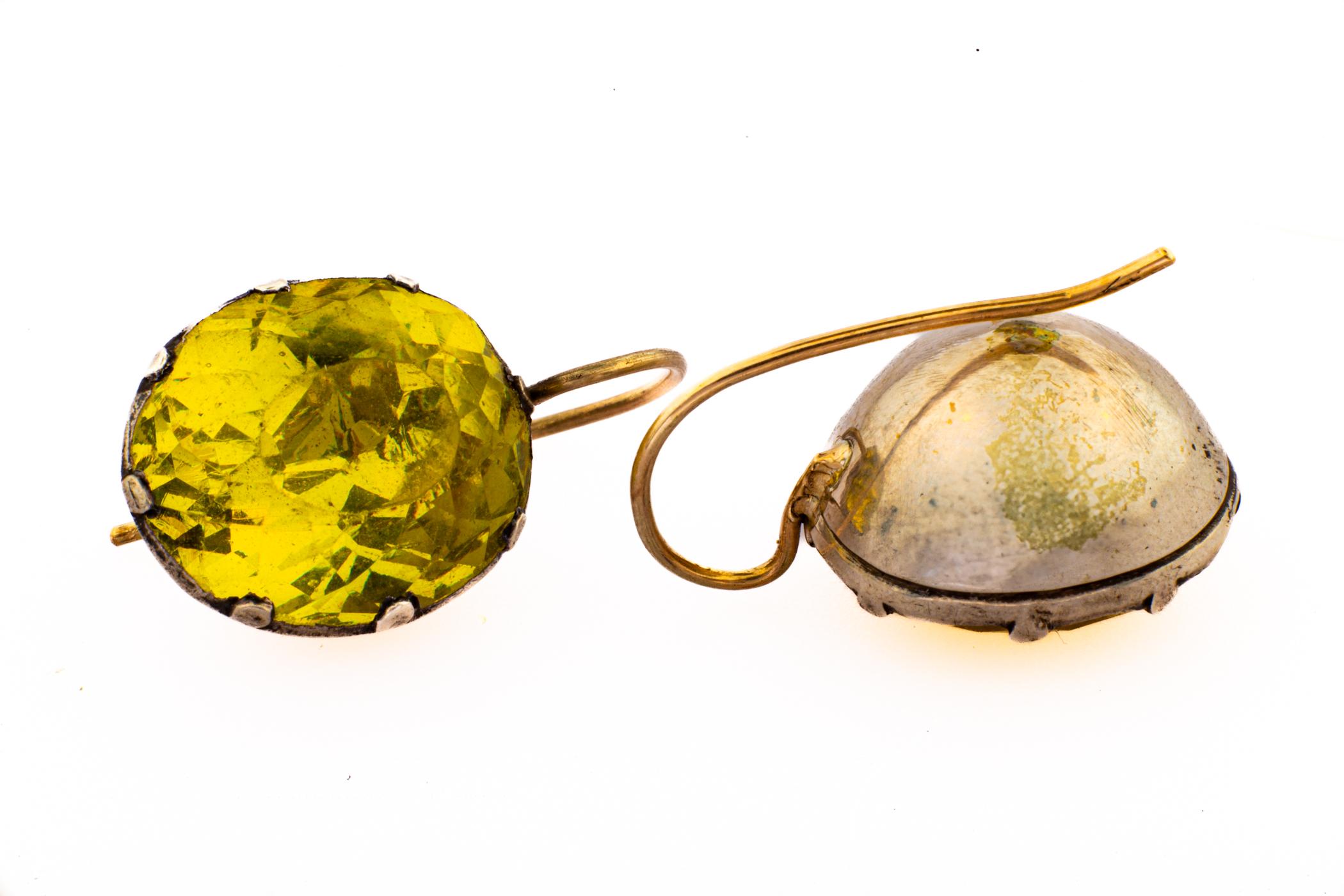 Rare Georgian Chartreuse Paste Earrings c. 1820 In Excellent Condition For Sale In Stamford, CT