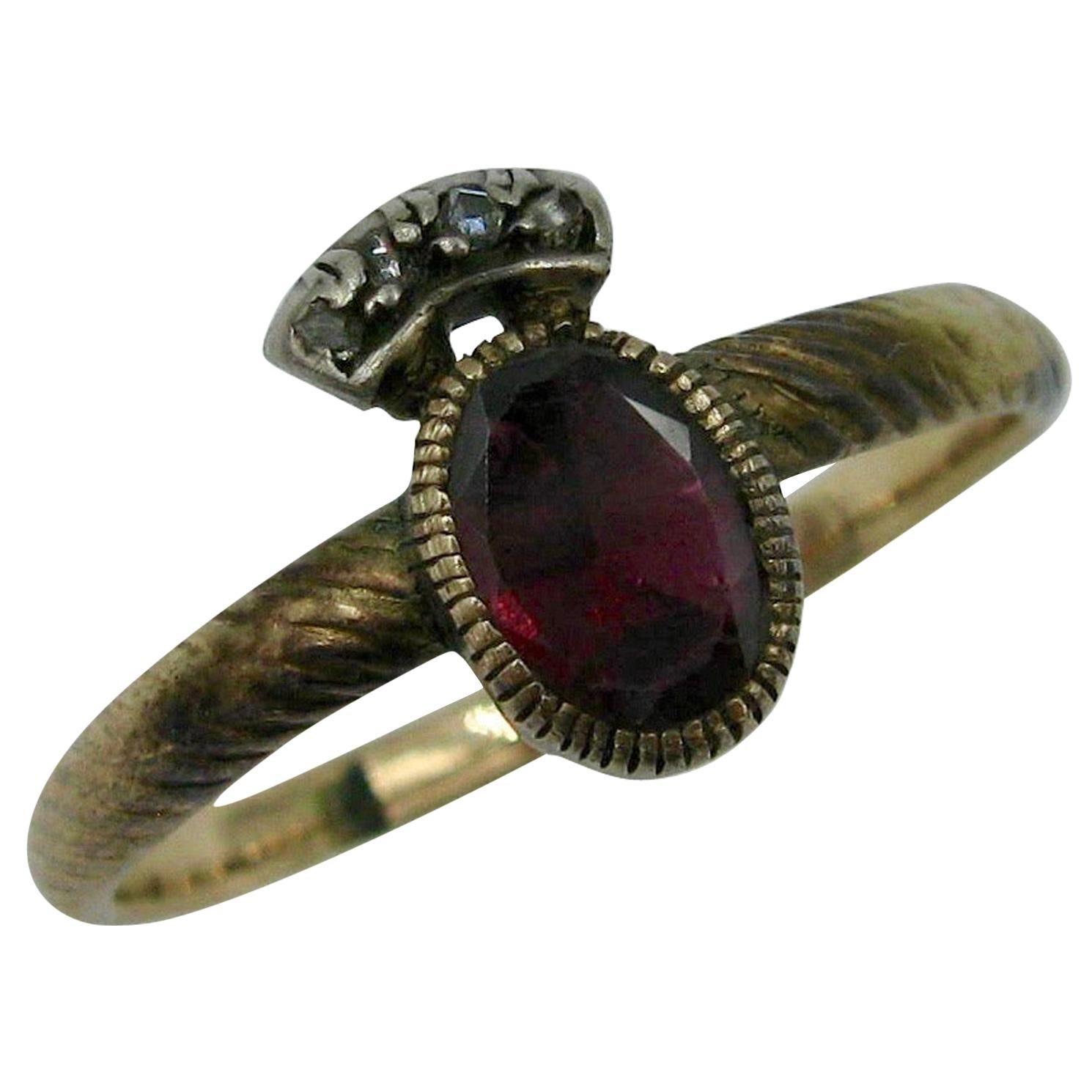 Rare bague géorgienne en or des années 1700 avec grenat couronné et diamant taille rose de qualité musée