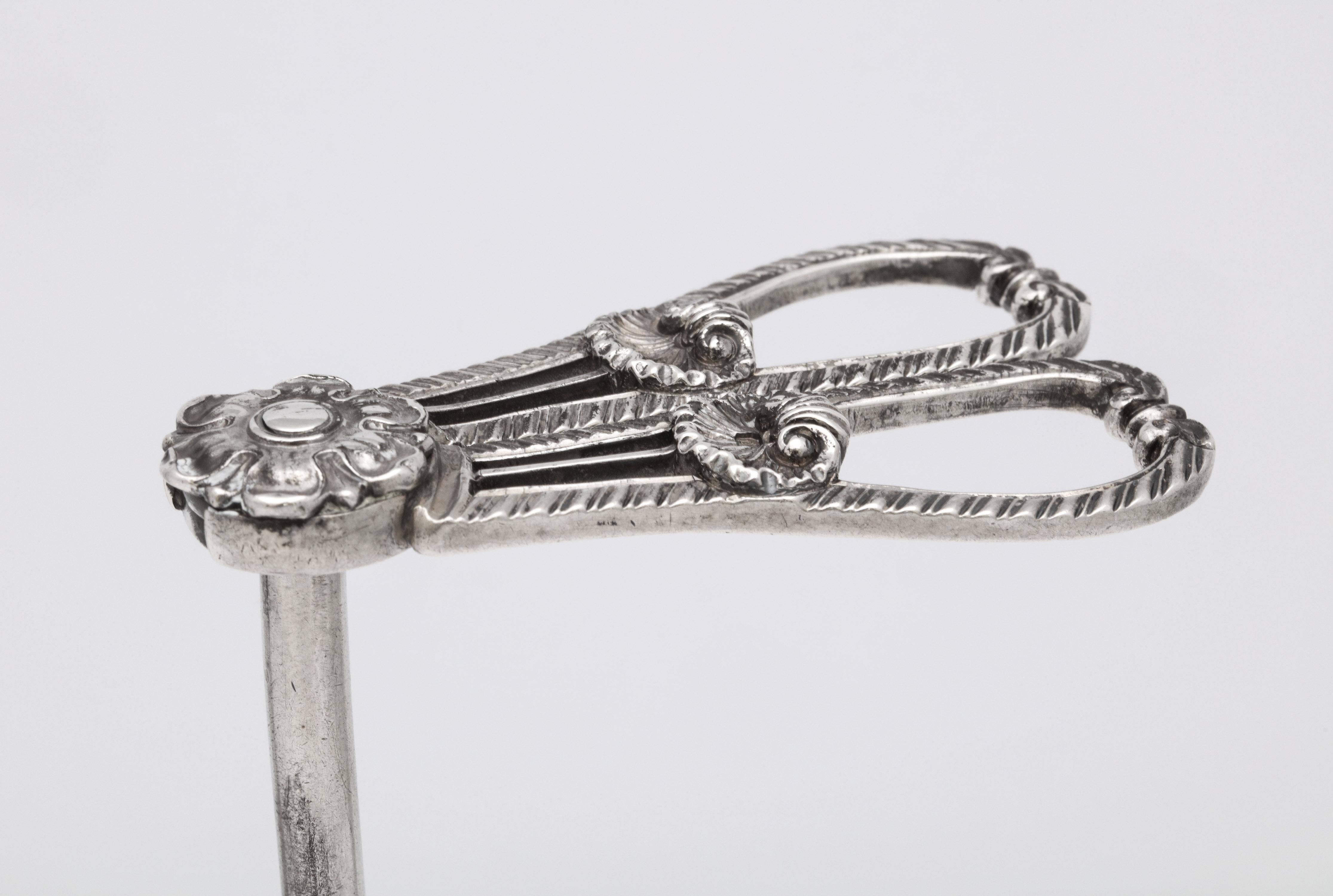 Rare Georgian 'George III' Sterling Silver Candlewick Snuffer/Cutters For Sale 13