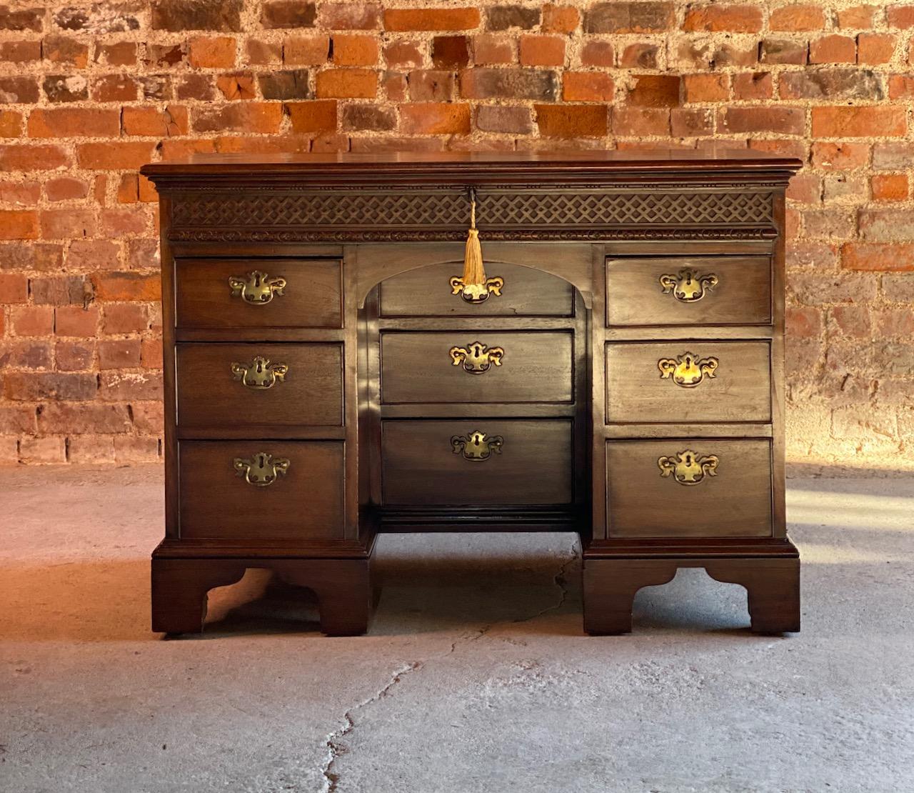 Rare Georgian Mahogany Kneehole Desk Lift Up Top, 18th Century, circa 1780 For Sale 2