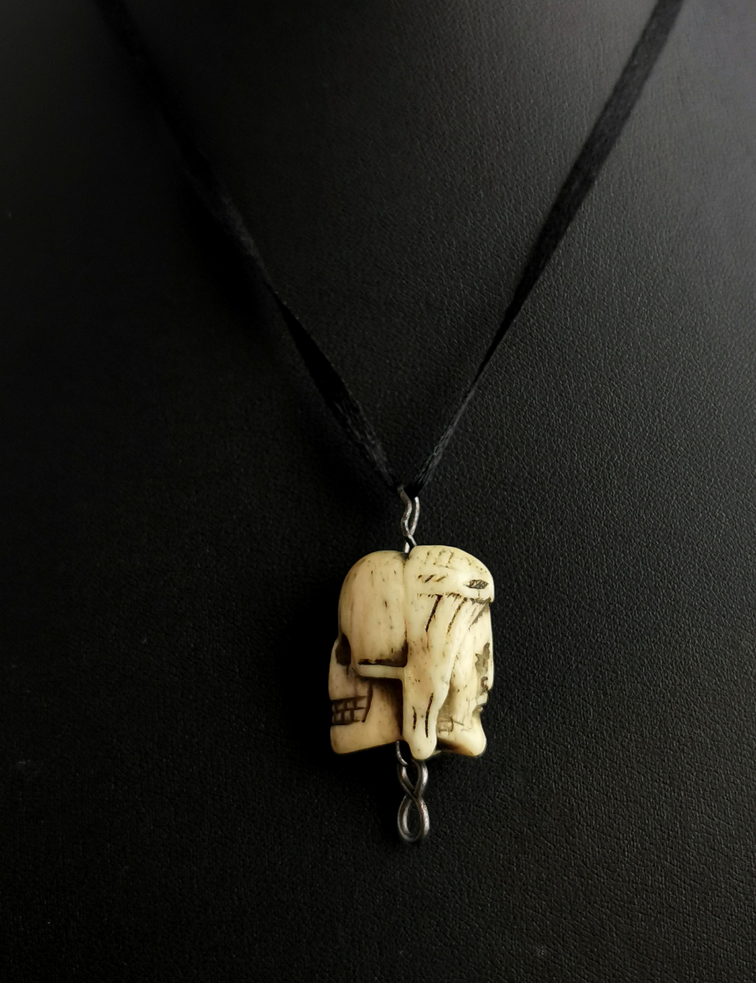 memento mori skull pendant