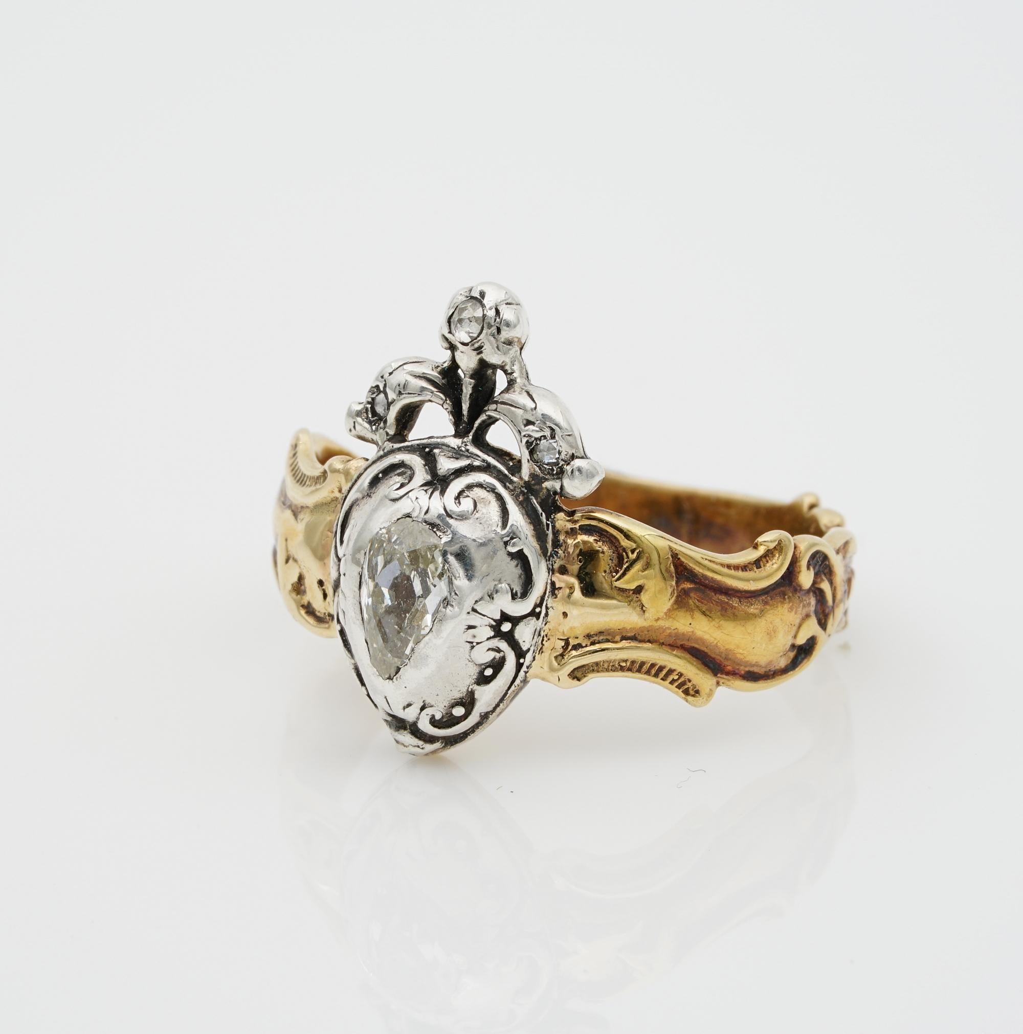 Rare Georgian Old Mine Diamond Heart 18 Karat Ring In Fair Condition For Sale In Napoli, IT