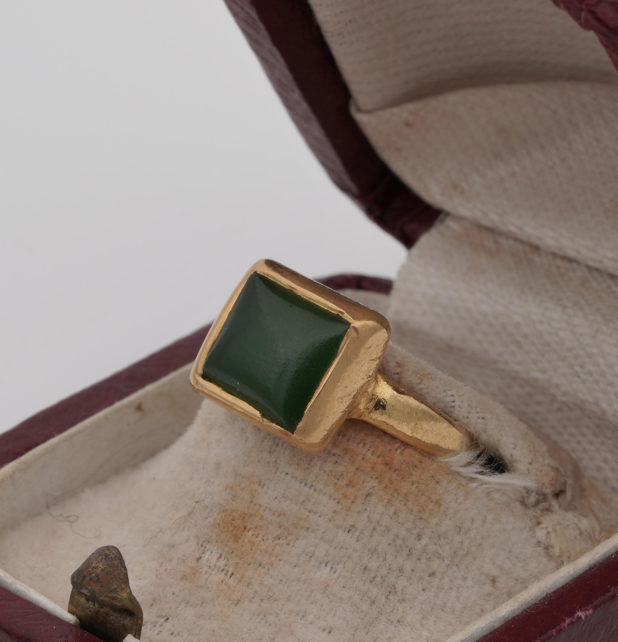 Rare Georgian /Victorian Natural Jade 22/24 KT Unisex Solid Gold Solitaire Ring For Sale 2