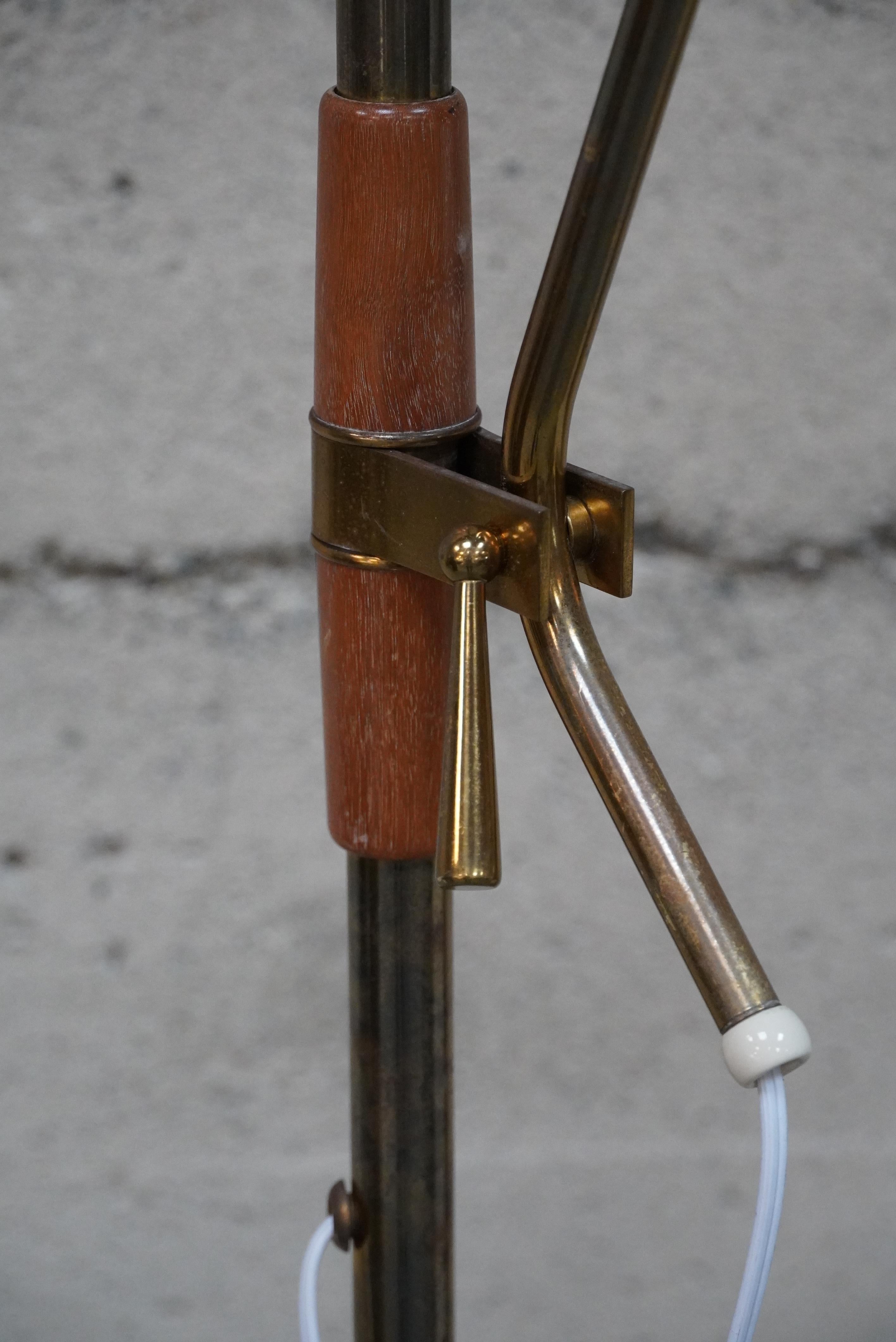 Brass Rare Gerald Thurston for Lightolier Multi Colored Floor Lamp circa 1950s For Sale