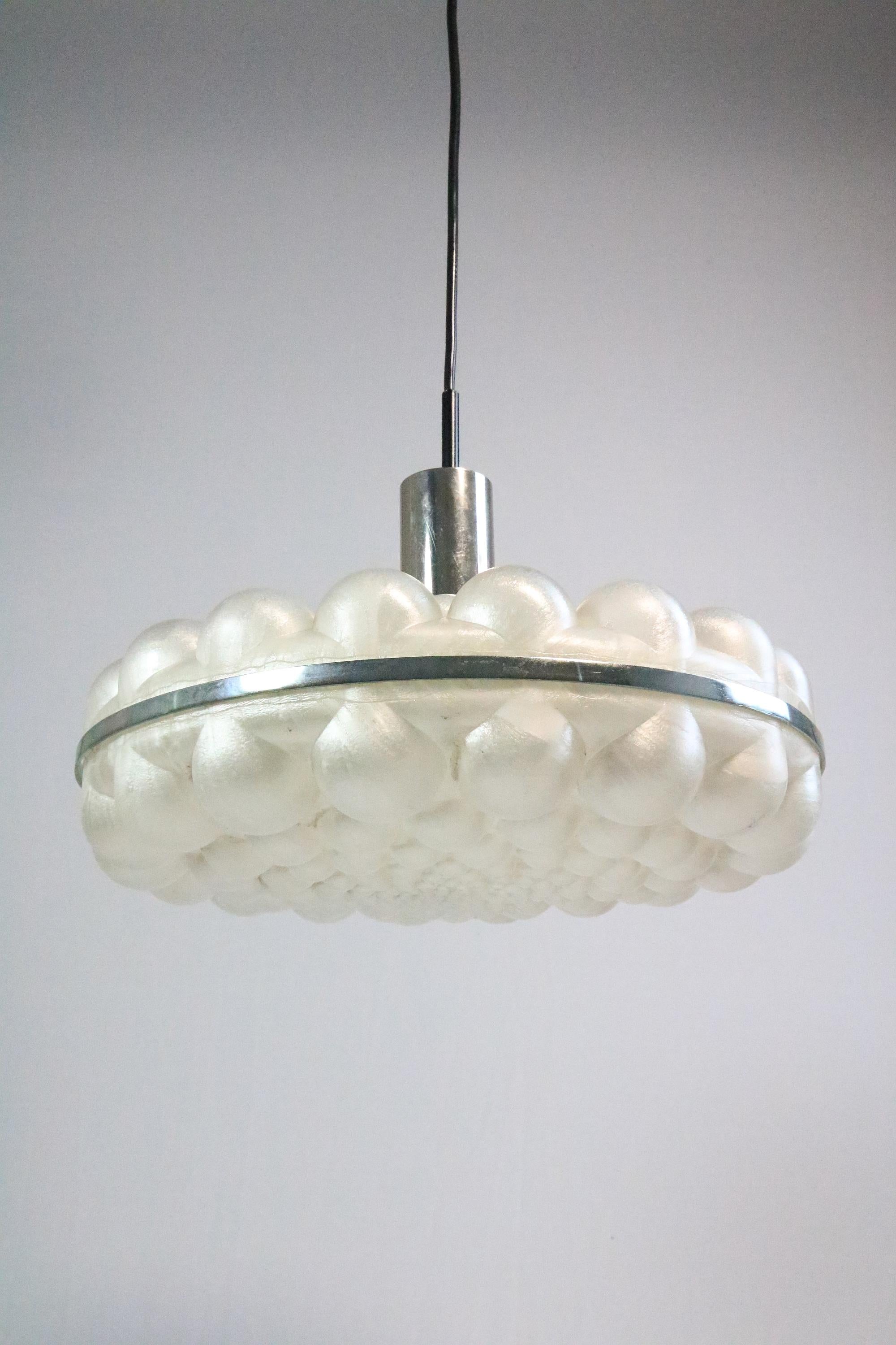 Tedesco Rara lampada a sospensione tedesca, design a bolle, anni '70 in vendita