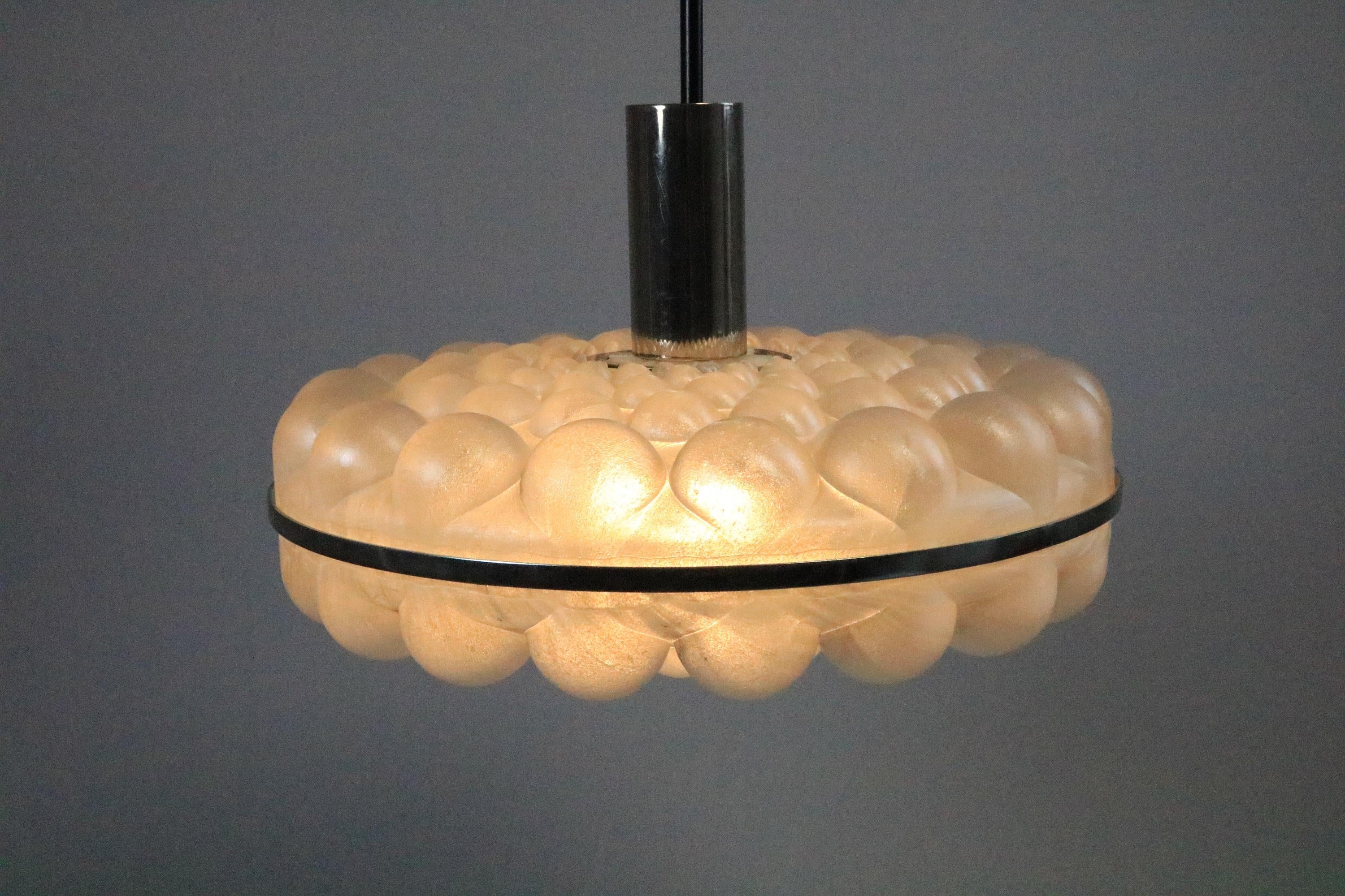 Rara lampada a sospensione tedesca, design a bolle, anni '70 in vendita 2