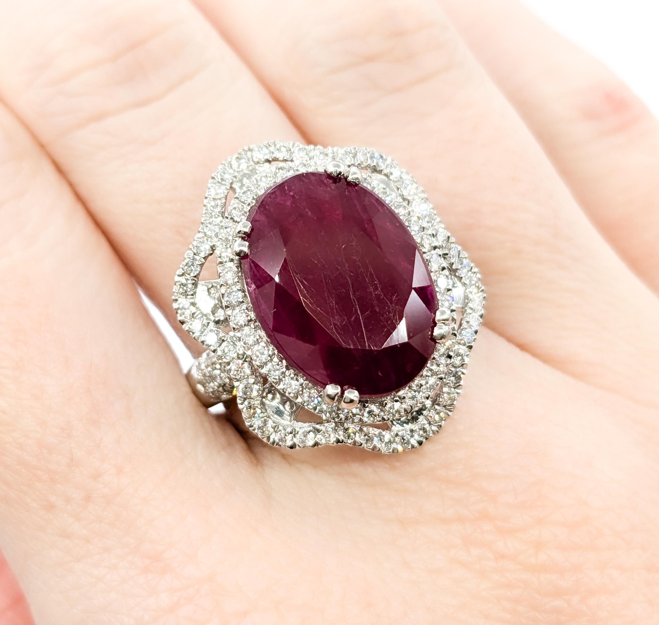 Seltener GIA-zertifizierter 10 Karat natürlicher unerhitzter burmesischer Rubin & Diamantring aus Platin im Zustand „Hervorragend“ in Bloomington, MN