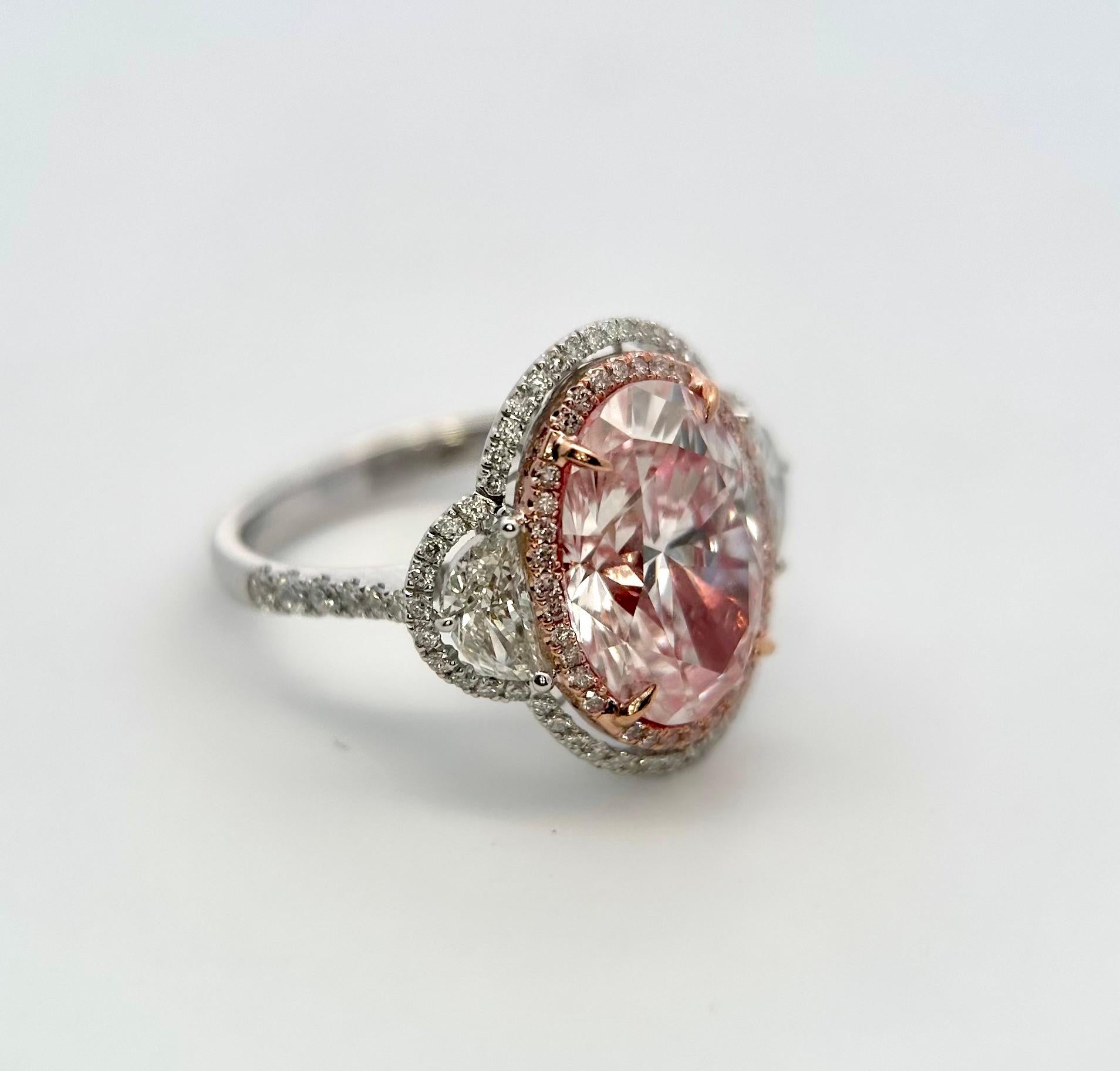 Taille ovale  Rare bague avec diamant ovale rose naturel de 6,00 carats, certifié GIA Type 2A I sans défaut en vente