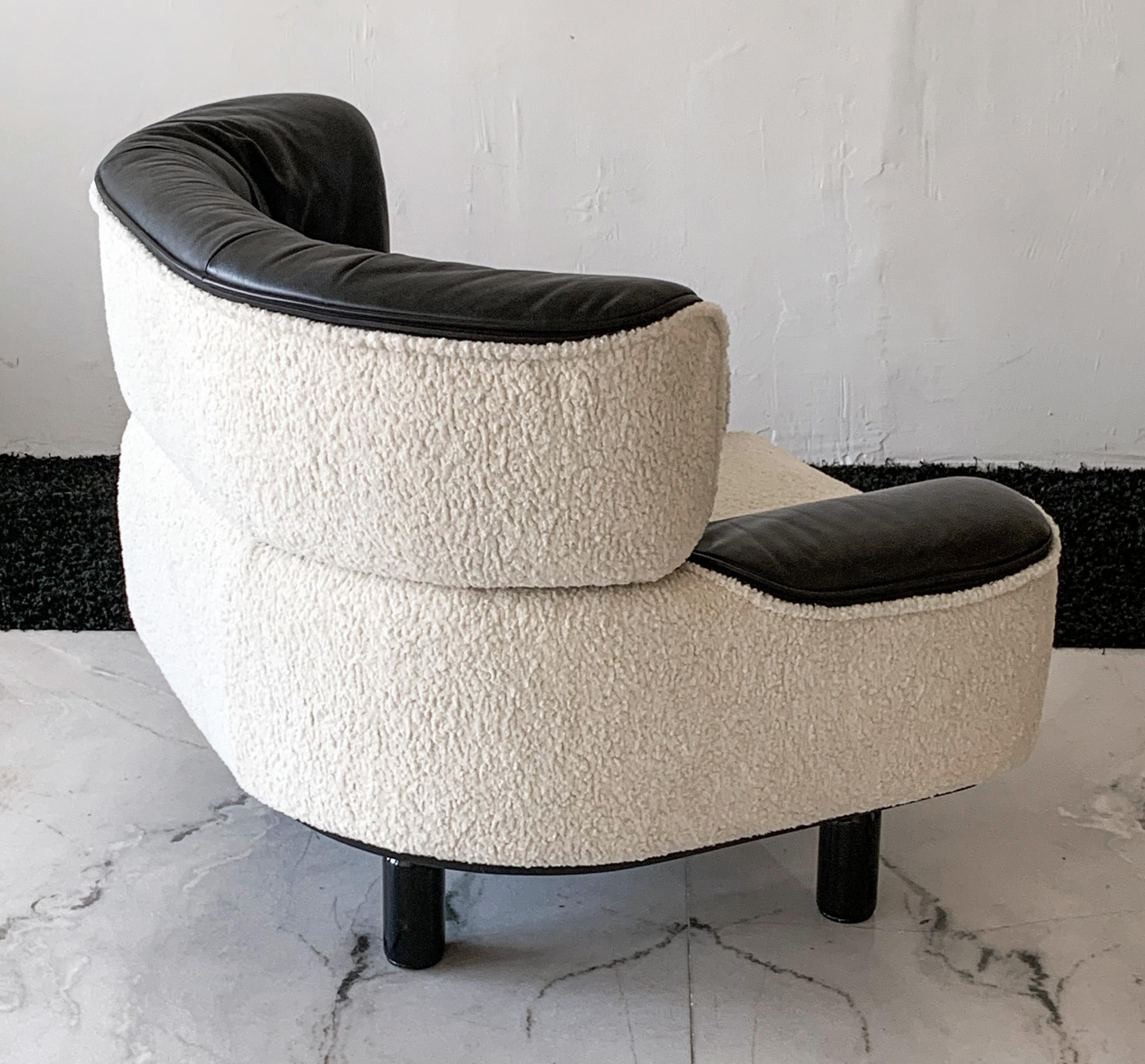 Rare Gianfranco Frattini Cassina Bull Chair in Black Leather and White Boucle 2