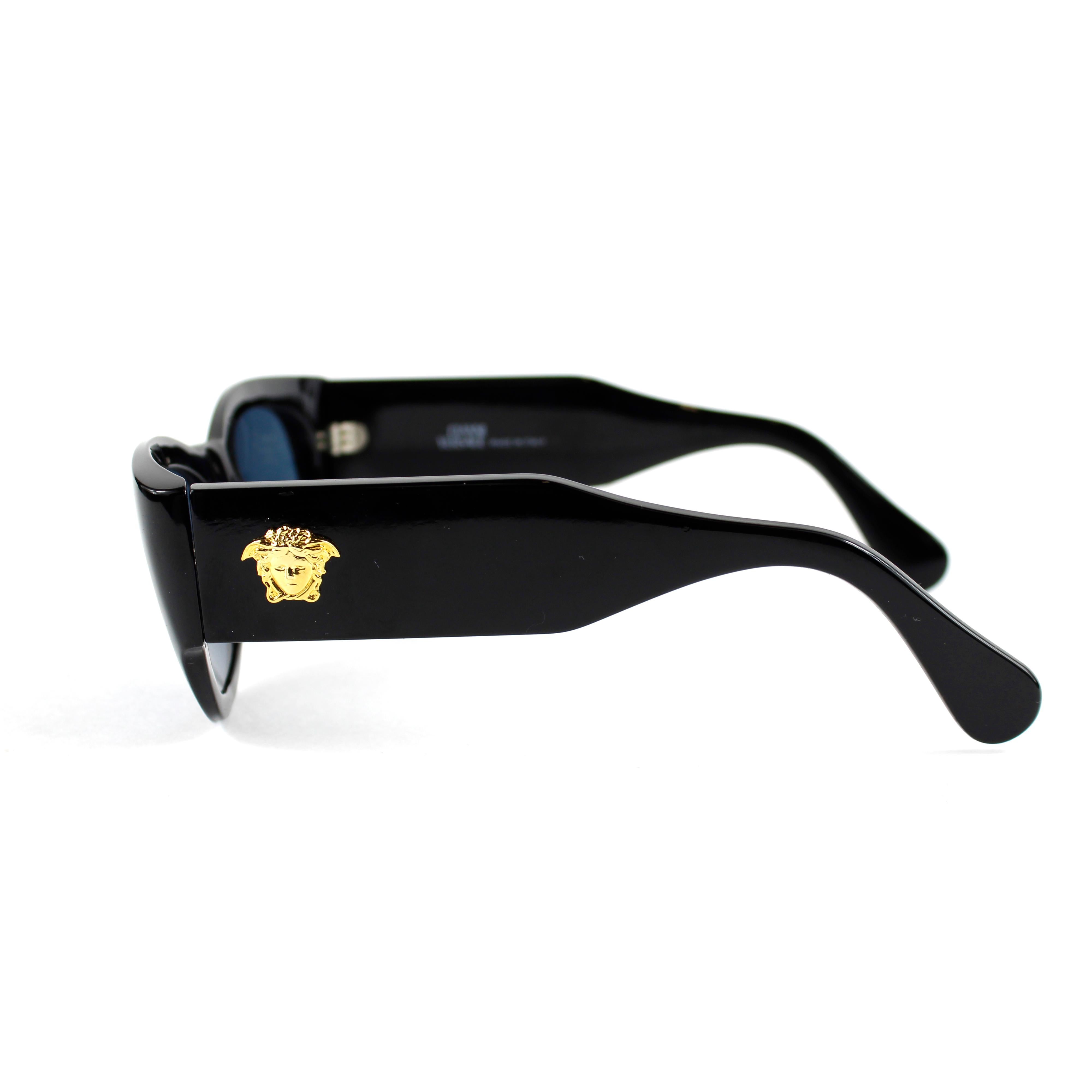 Black Rare Gianni Versace Sunglasses MOD 413 COL 852 For Sale