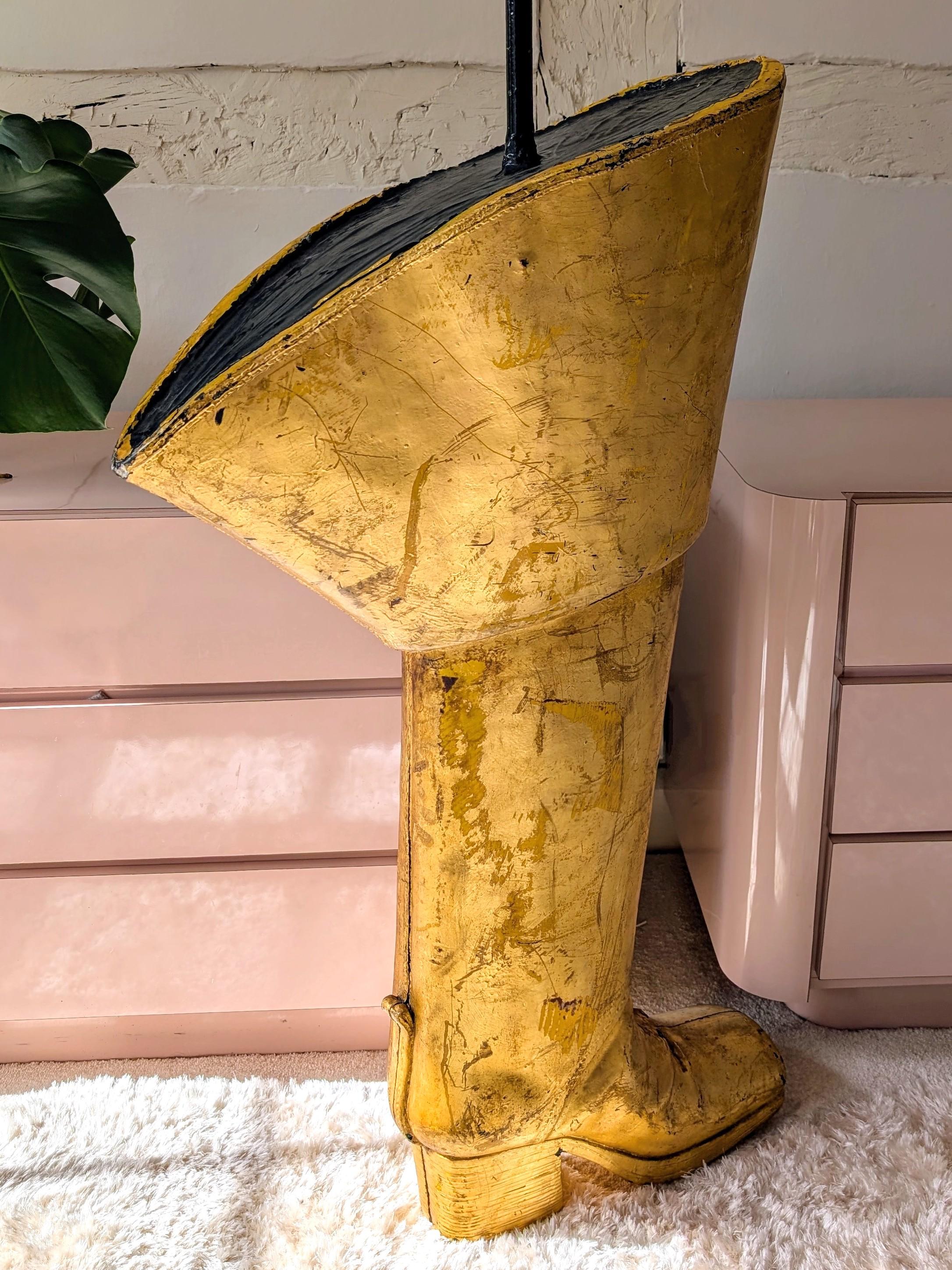 Rare enseigne géante de magasin de bottes en fibre de verre dorée 60s 70s en vente 4