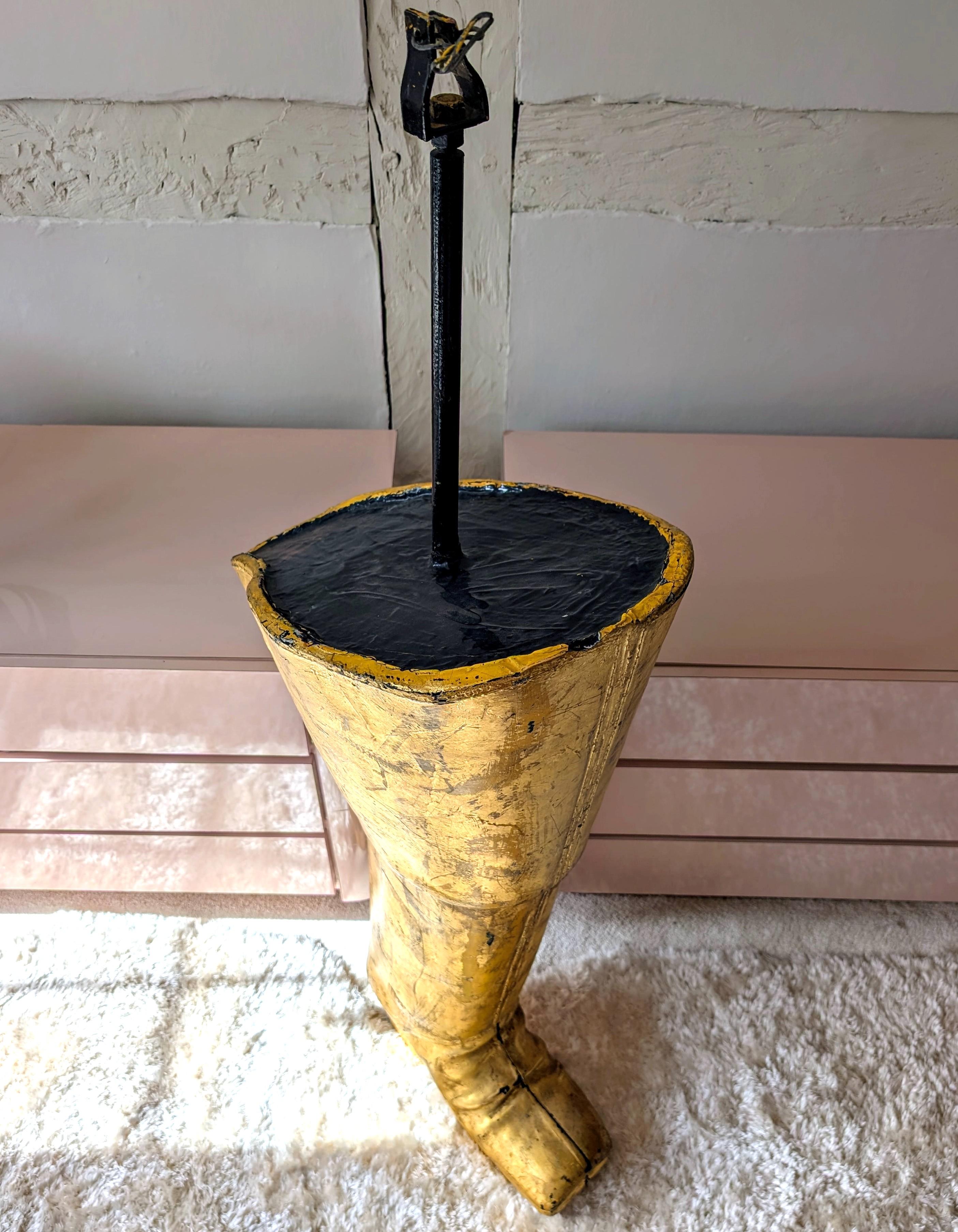 Rare enseigne géante de magasin de bottes en fibre de verre dorée 60s 70s en vente 7