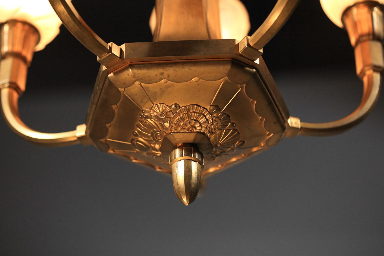 rare gilded bronze art deco chandelier signed J.Coduré Lyon 1930s art nouveau  For Sale 4