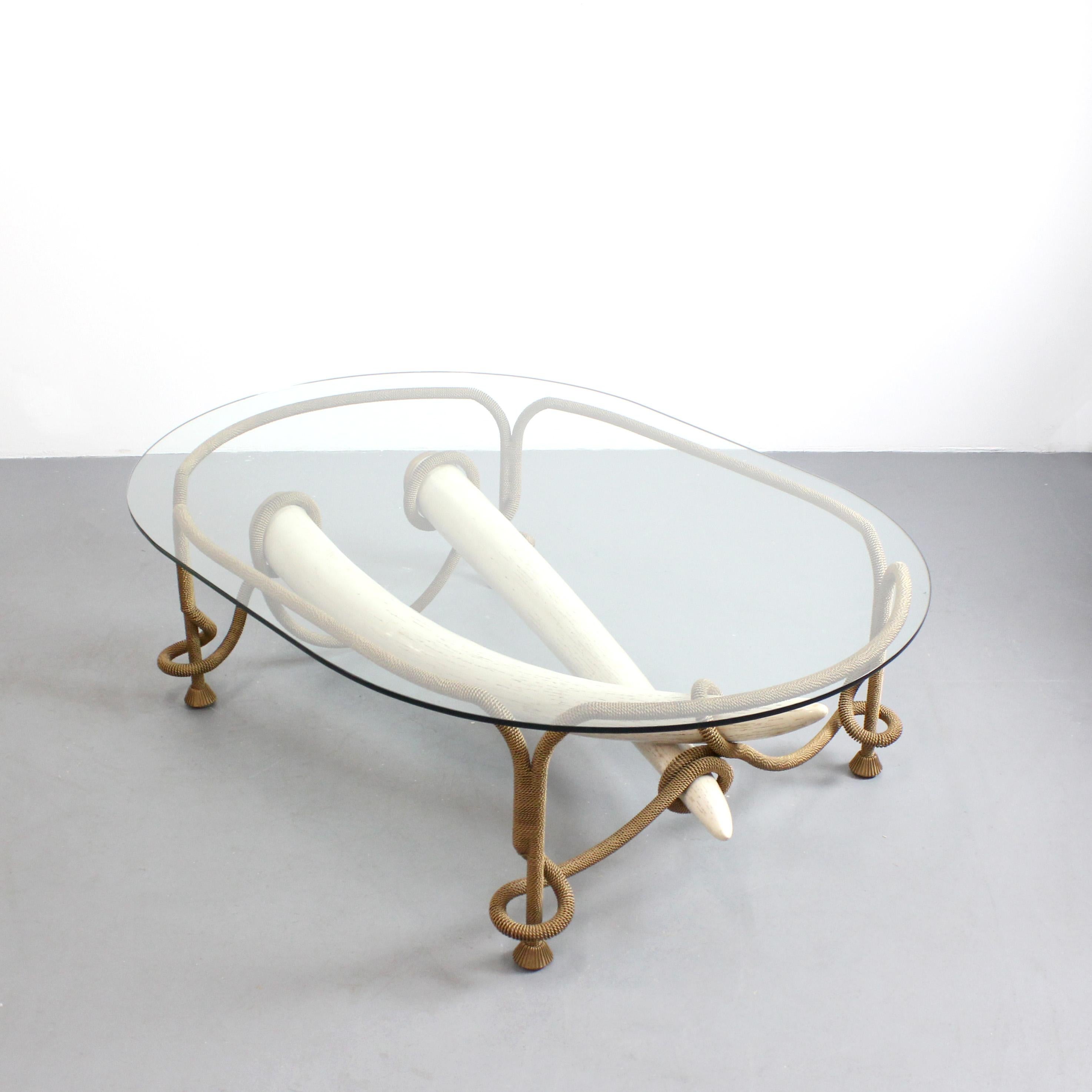 Gilt bronze cord coffee table with resin horns and glass top - Emilio Rey - Spain - c. 1970

Dimensions: 42 x 140 x 100 cm