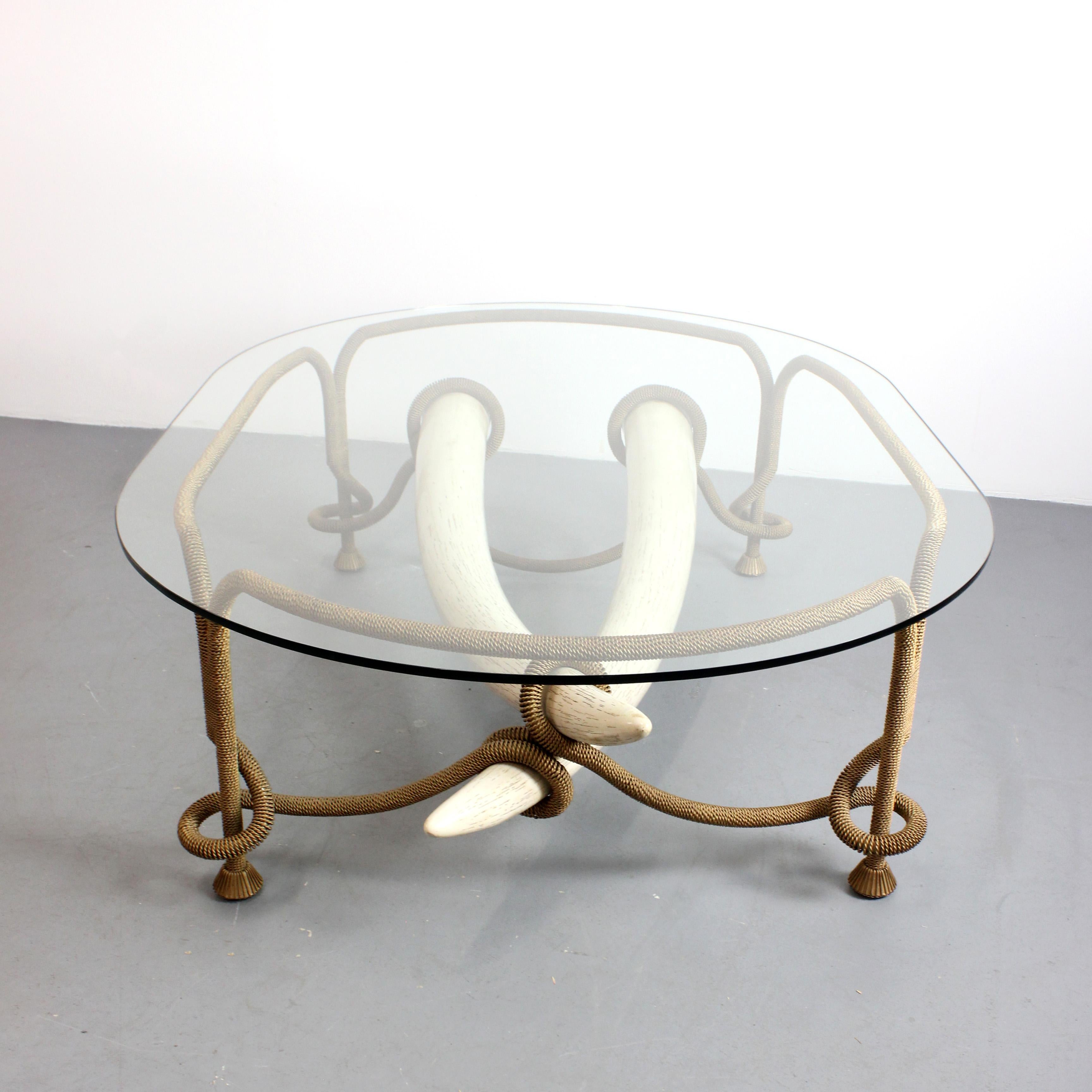 Late 20th Century Rare Gilt bronze cord coffee table with resin horns and glass top - Emilio Rey - For Sale
