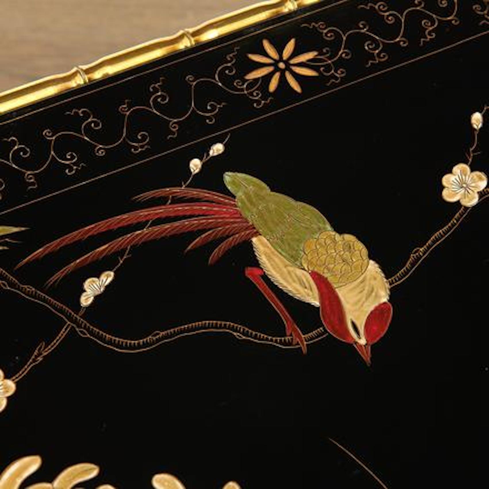 Rara mesa de centro de falso bambú dorado de Maison Baguès con motivos florales Francés en venta
