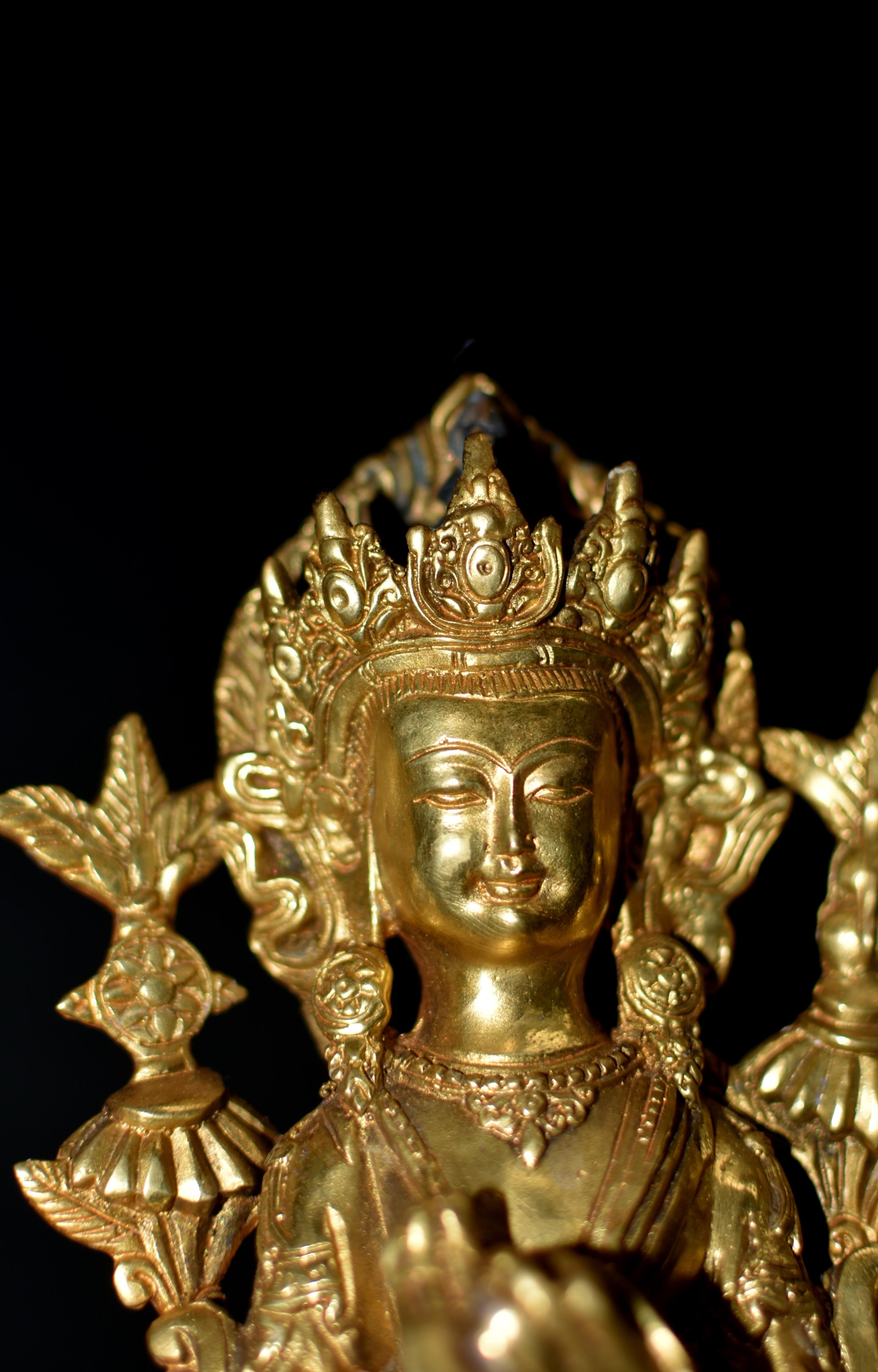 Tibetische Buddha-Statue aus vergoldeter Bronze von Maitreya Future im Angebot 6