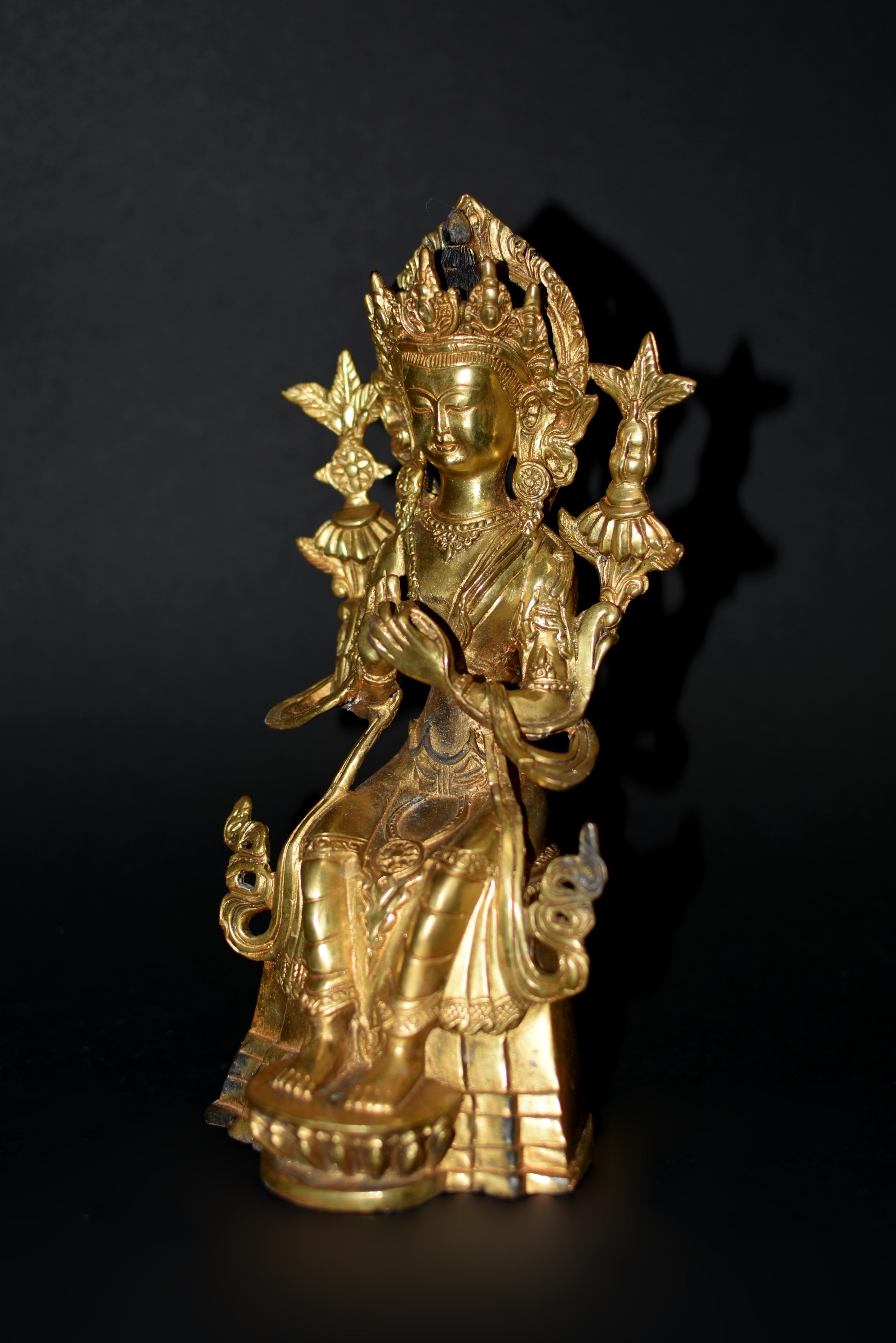 Maitreya Future Buddha Gilt Bronze Tibetan Statue In Good Condition For Sale In Somis, CA