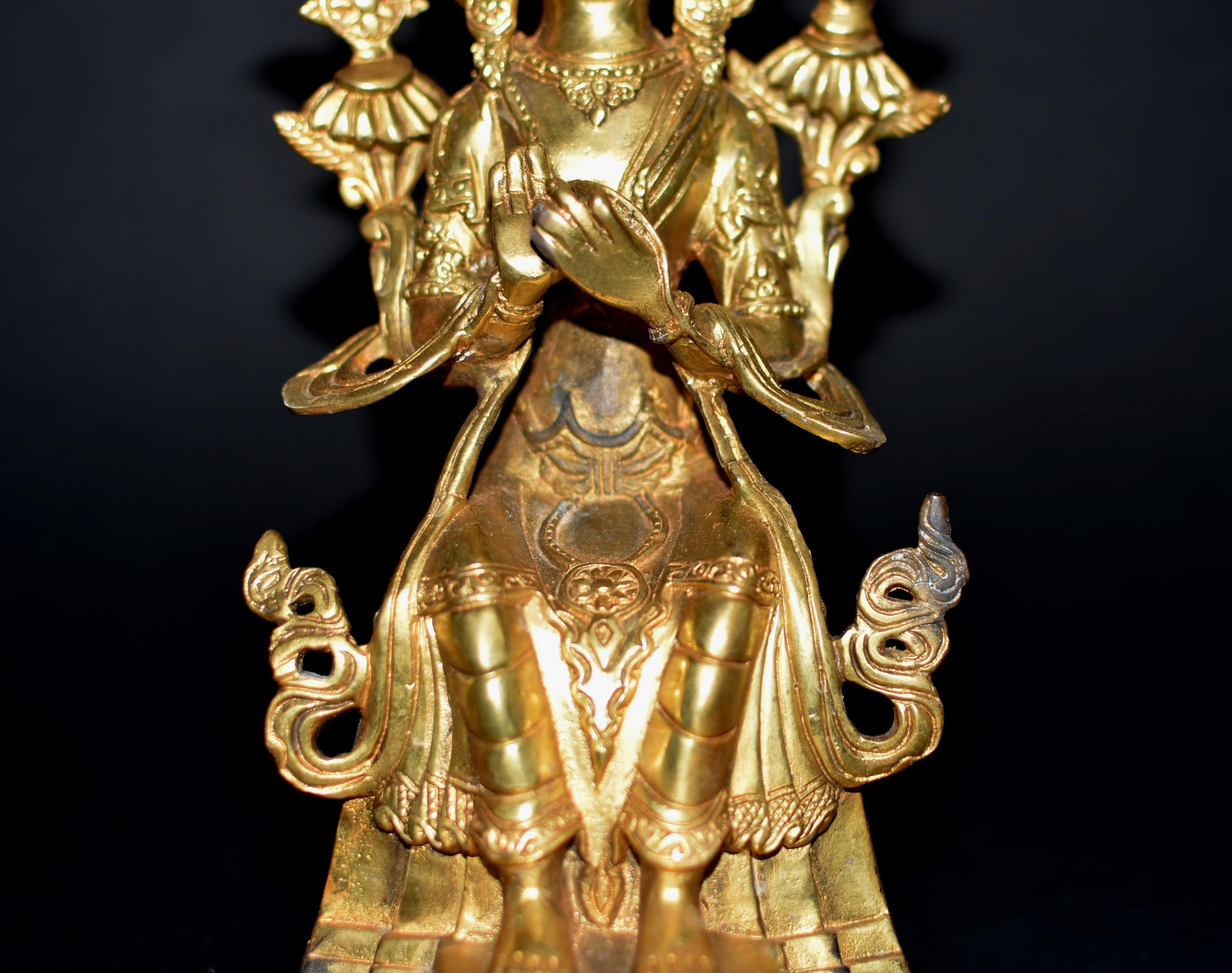 Tibetische Buddha-Statue aus vergoldeter Bronze von Maitreya Future im Angebot 2