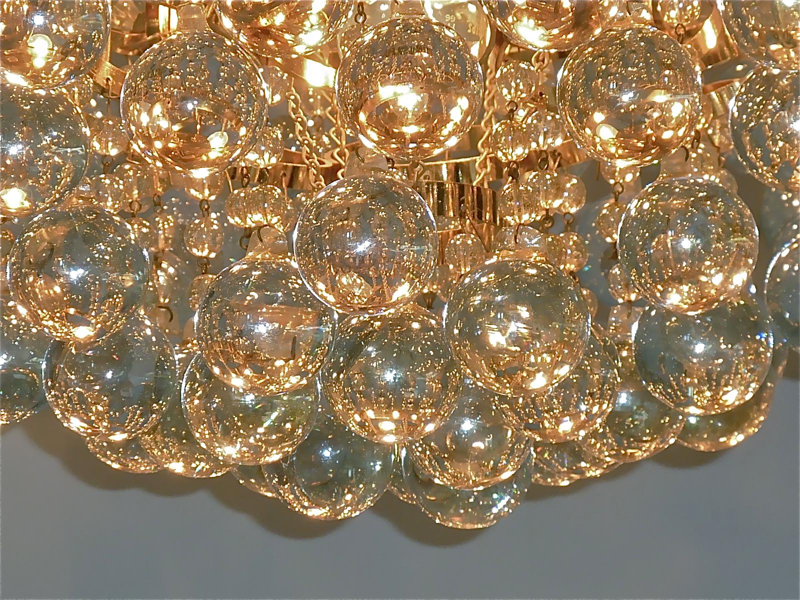 Rare lustre encastré Palwa doré à sphères en verre de Murano, années 1960  en vente 7