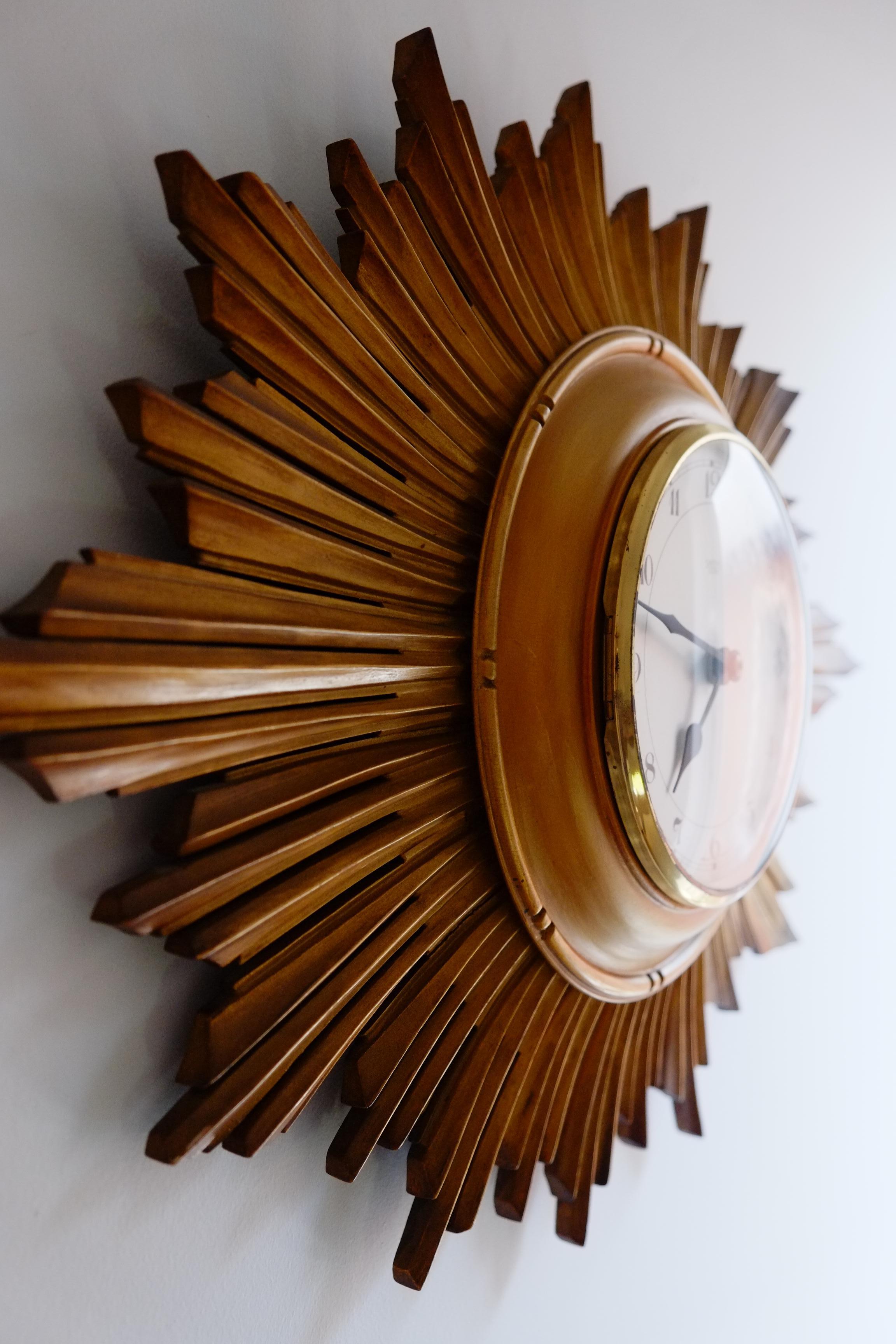 Baroque Rare horloge murale Smiths en bois doré Sunburst. Fabriqué en Angleterre en vente