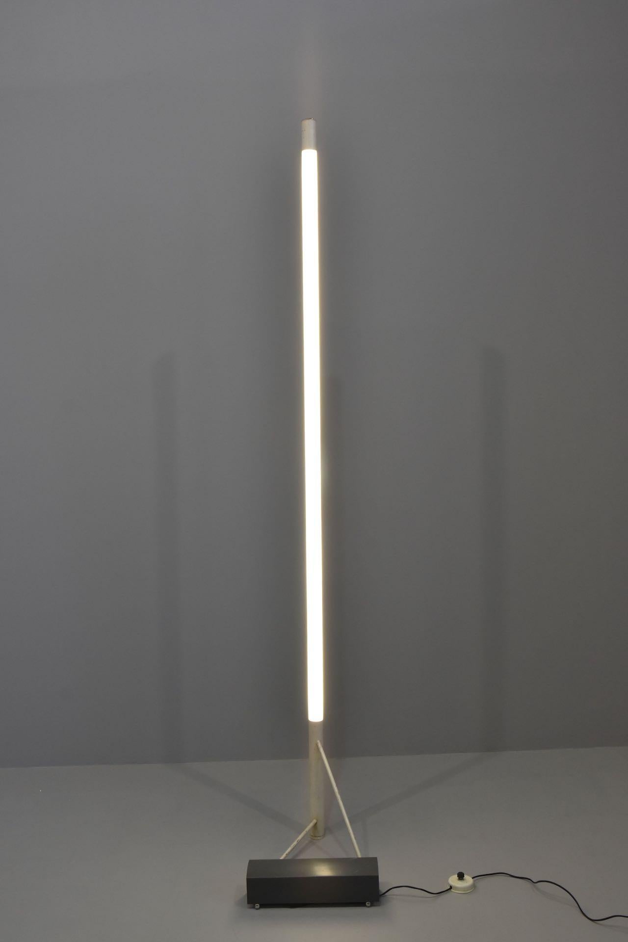Rare Gino Sarfatti N°1063 Arteluce Floor Lamp in White 3