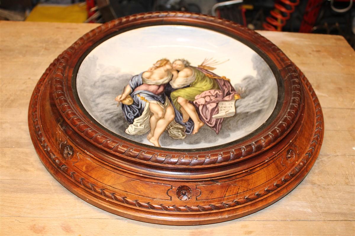 Rare Ginori Plate in Painted Porcelain 1860 Italy with Allegory of Women For Sale 3