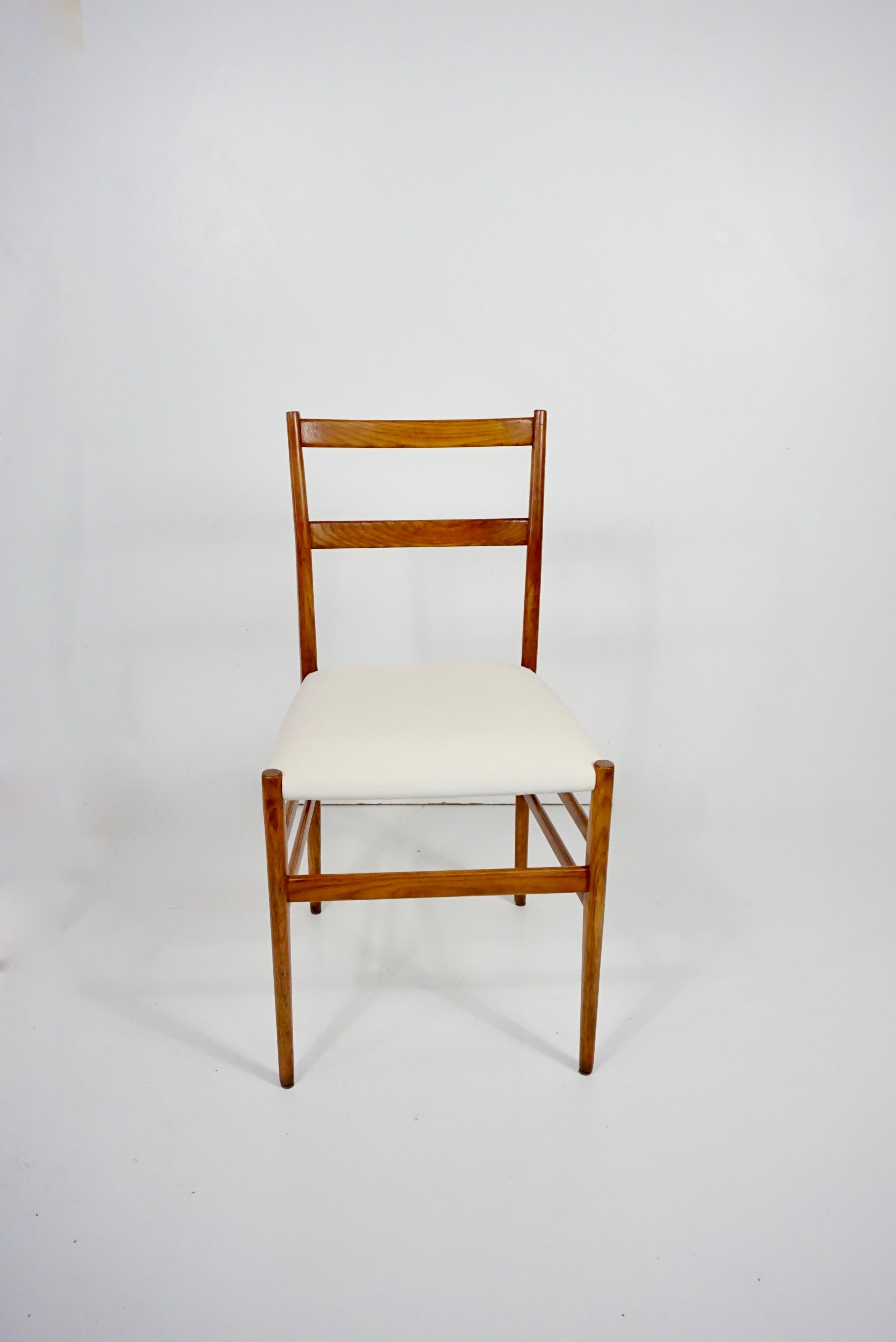 Modern rare Gio Ponti leggera chair, n.646 by Cassina, from Hotel Royal Naples, 1955 For Sale