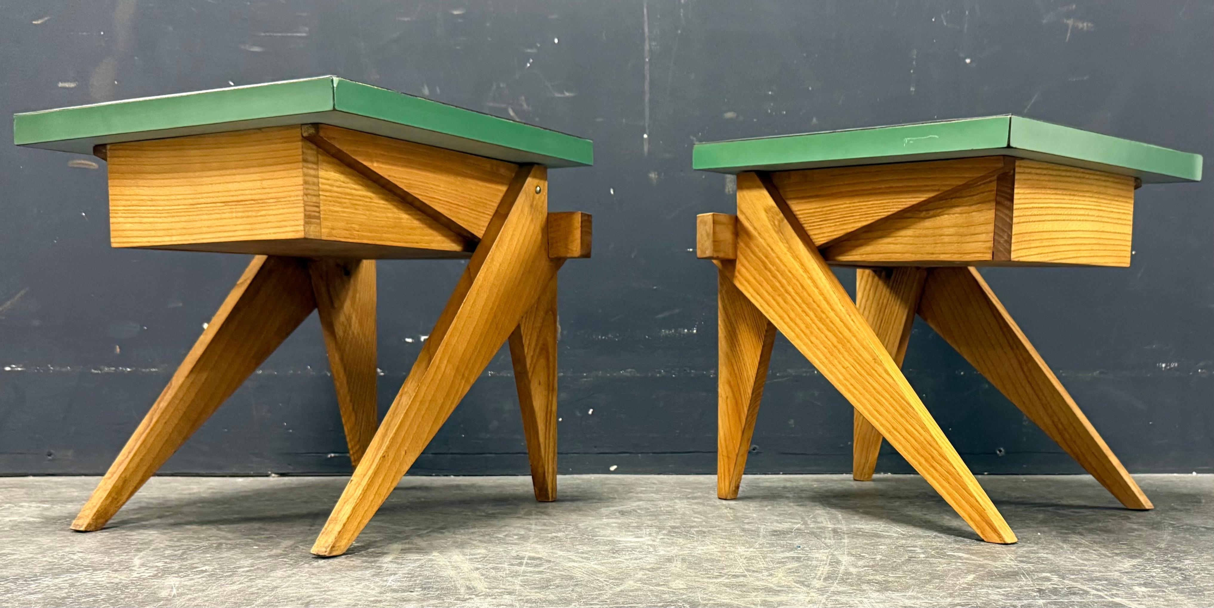 Raro tavolino. 2 disponibili.