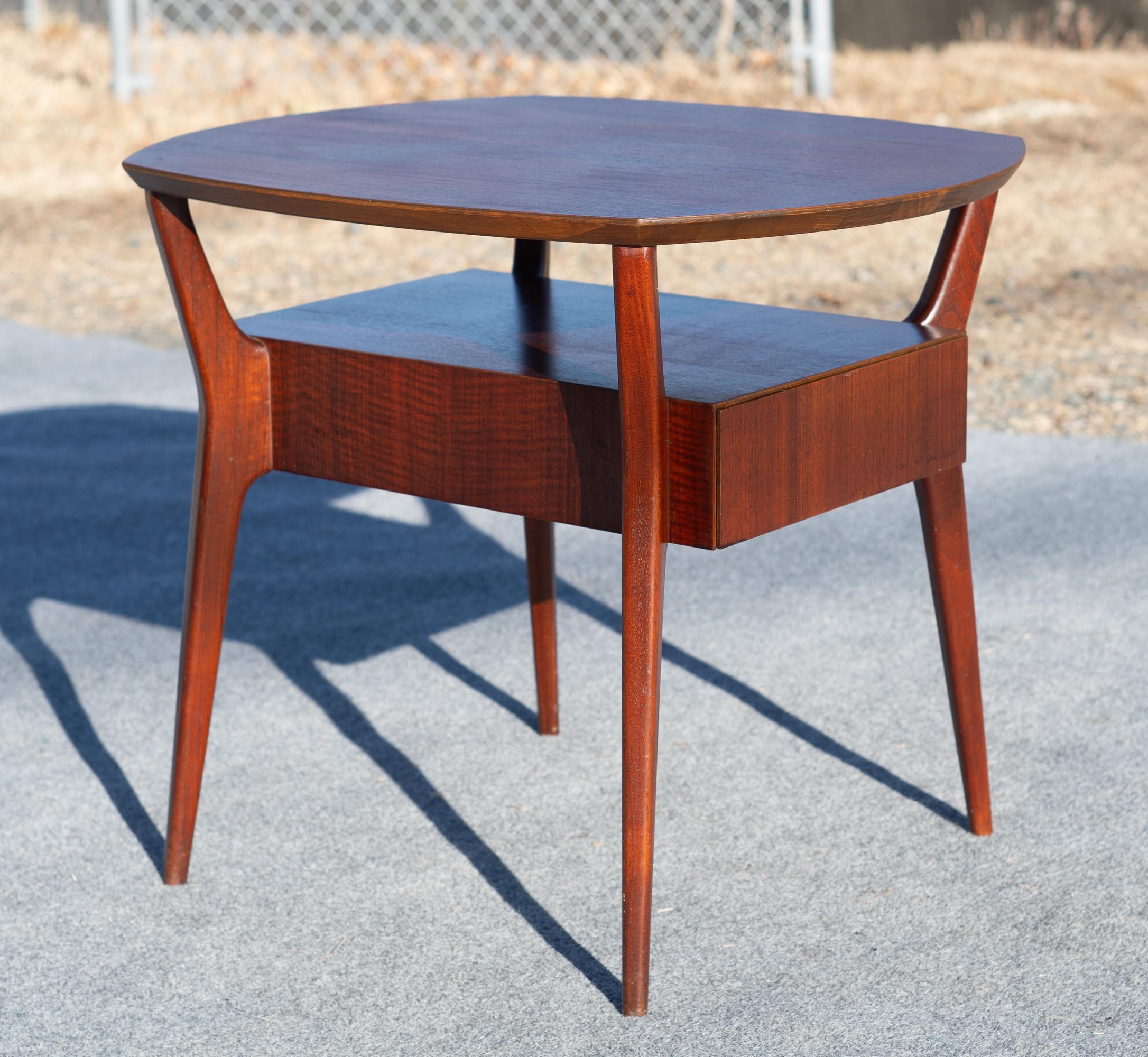 Mid-Century Modern Rare table d'appoint à deux niveaux avec tiroir en acajou de Gio Ponto pour Singer & Sons en vente