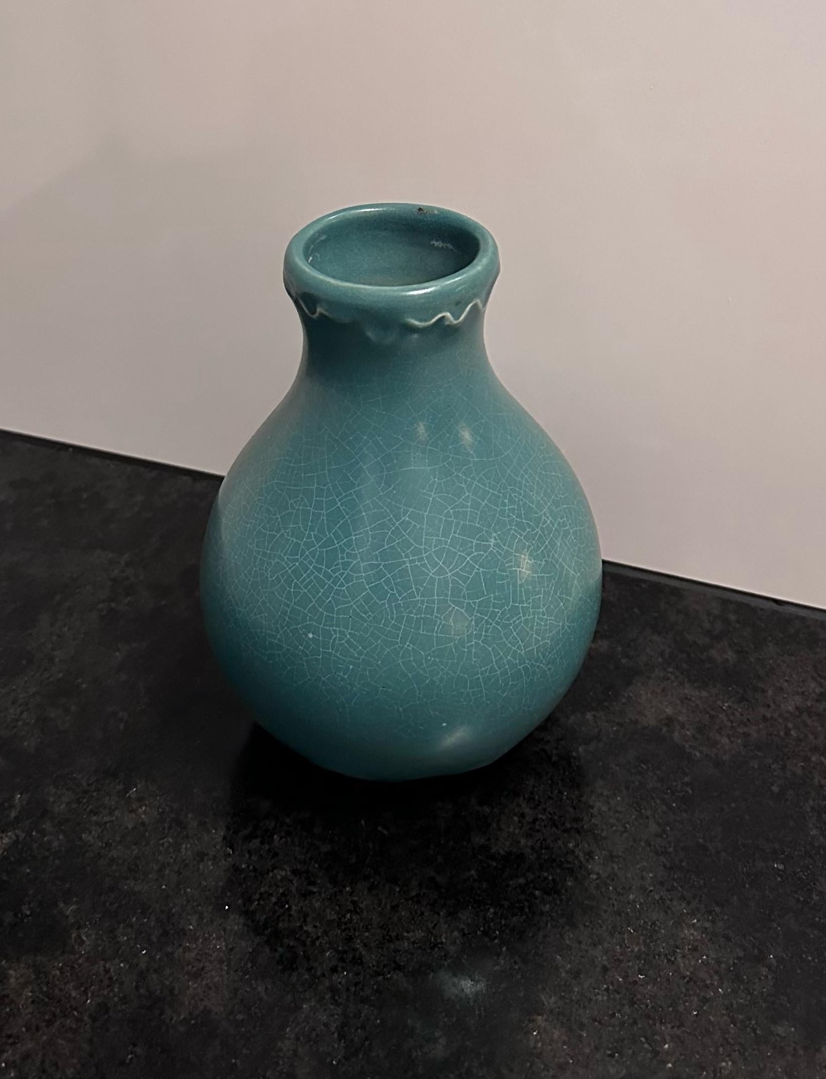 Giovanni Gariboldi (1908 - 1971) for Richard Ginori
An important craquelé ceramic vase by Giovanni Gariboldi for Richard Ginori in matte blue tones, the neck and bottom decorated with undulating lines.
Stamped at the bottom with the number 6737 and
