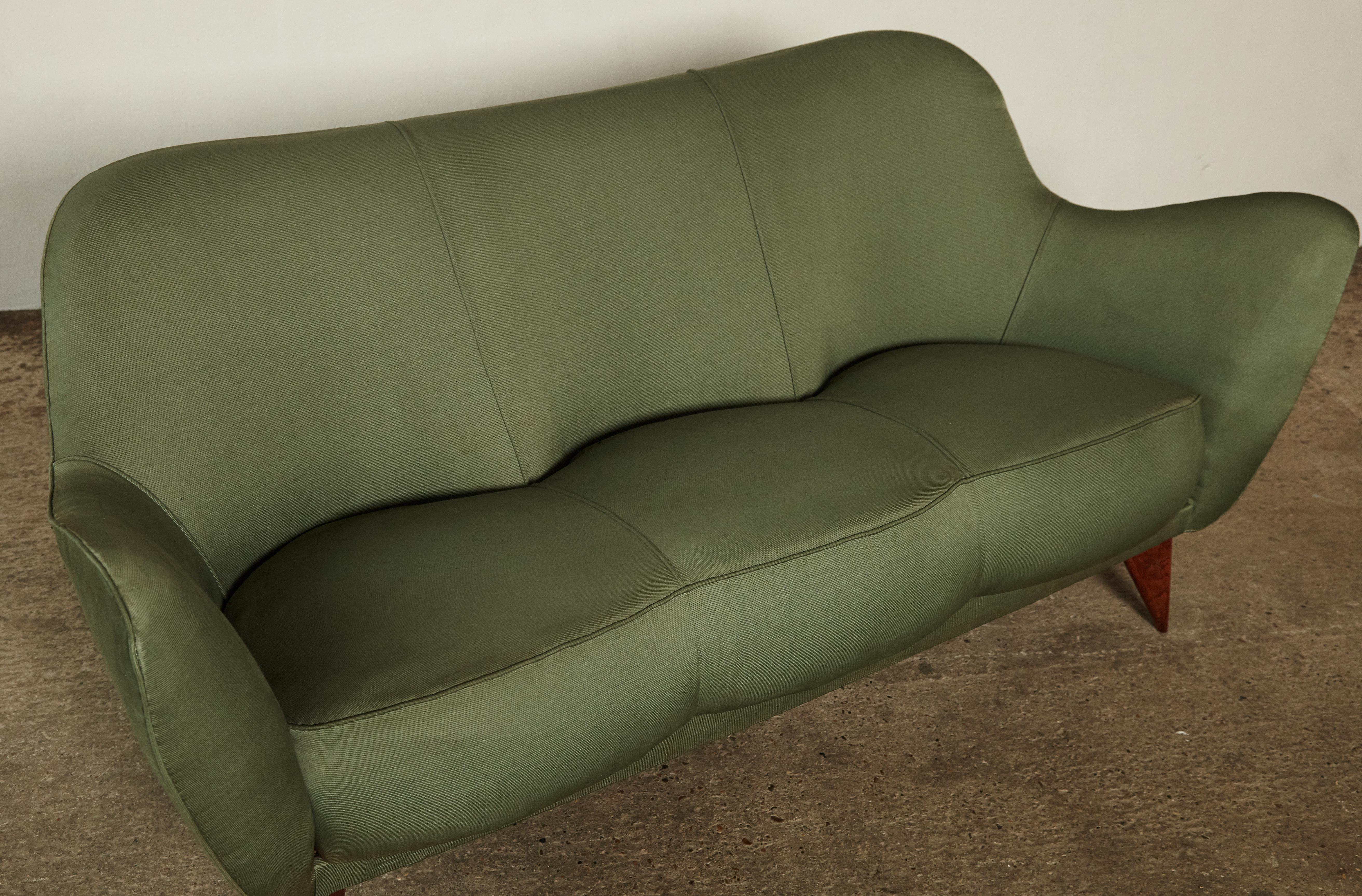 Rare Giulia Veronesi Perla Sofa, Green Fabric, ISA Bergamo, Italy, 1950s For Sale 3