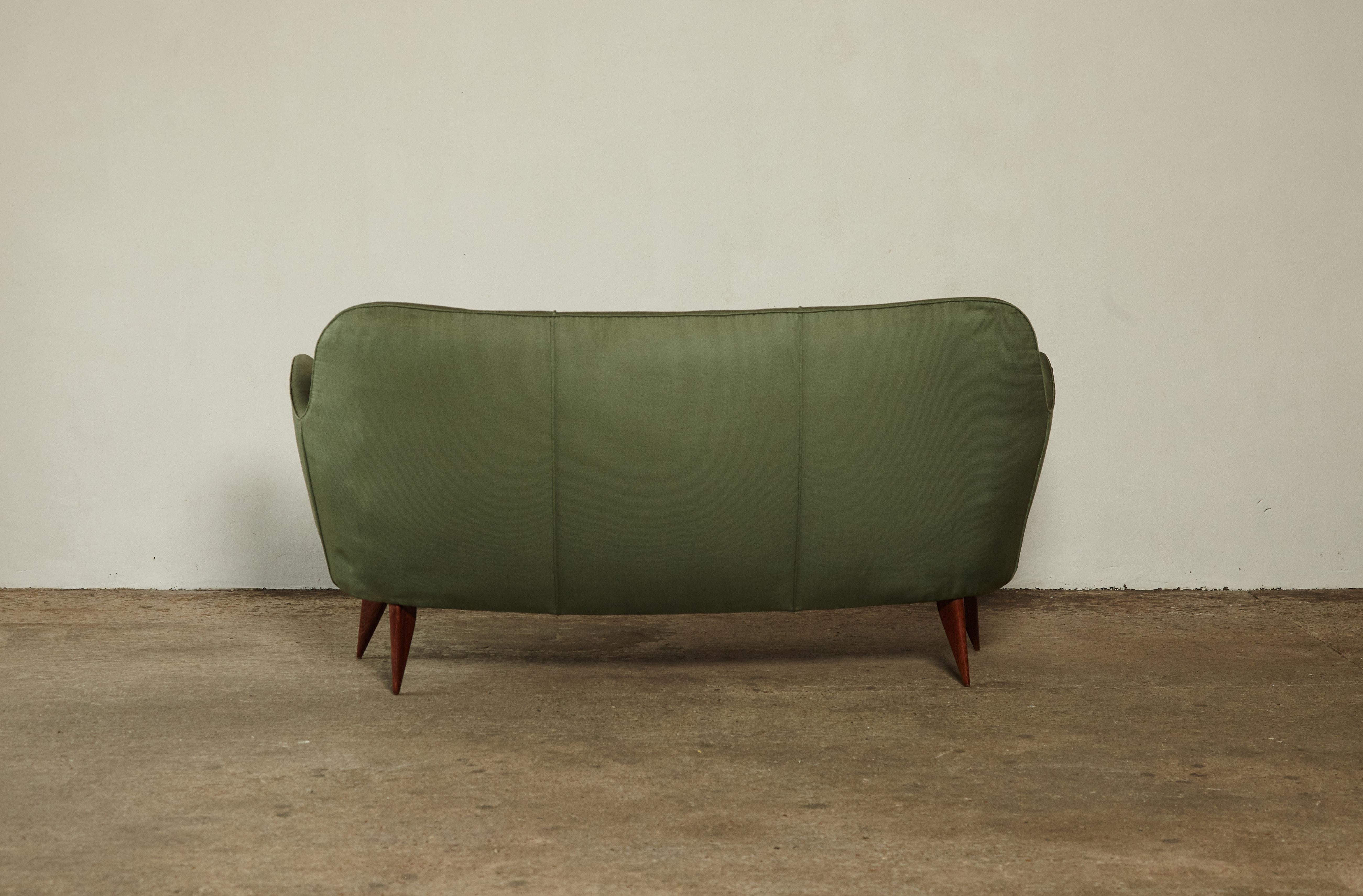 Mid-Century Modern Rare Giulia Veronesi Perla Sofa, Green Fabric, ISA Bergamo, Italy, 1950s For Sale