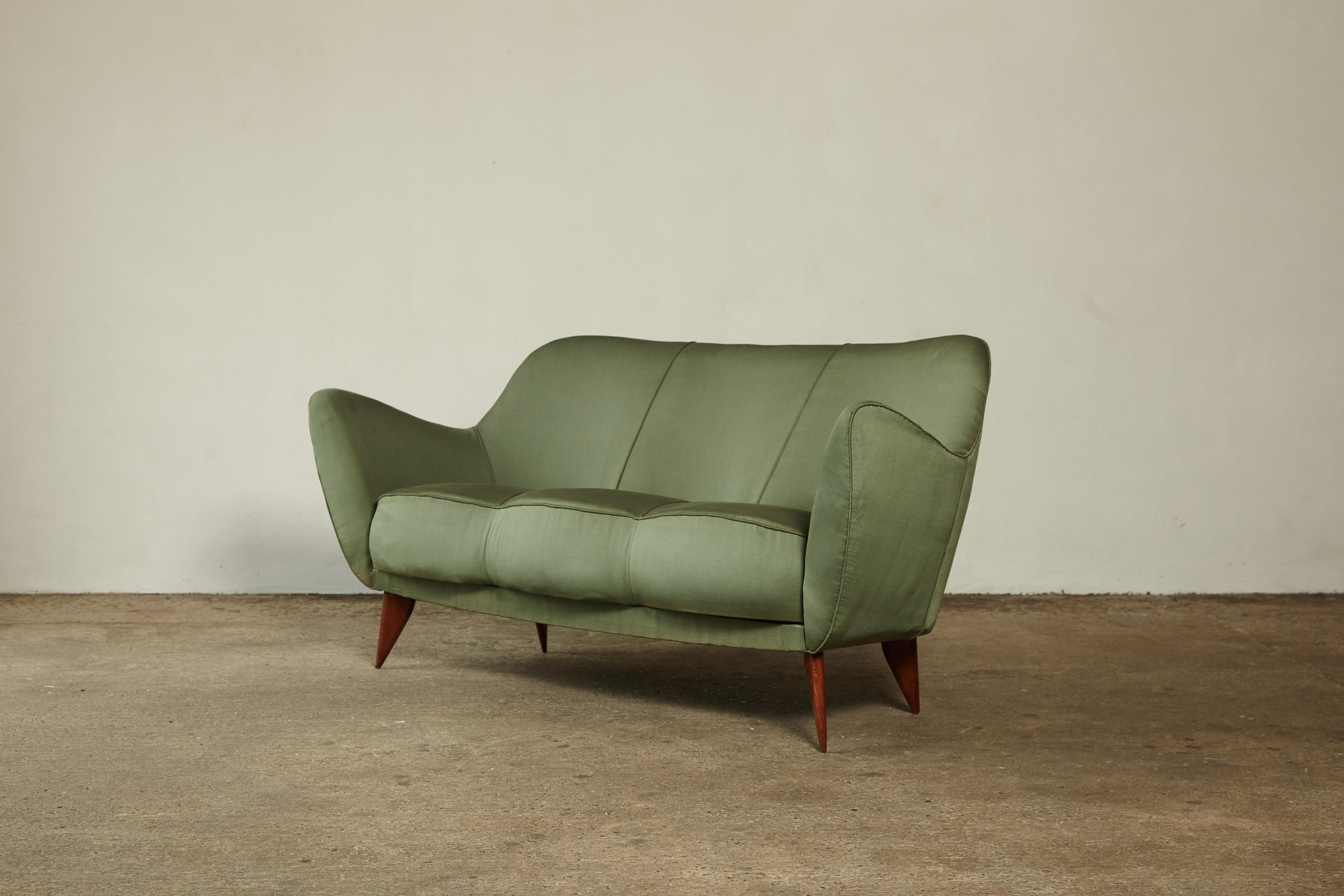 Italian Rare Giulia Veronesi Perla Sofa, Green Fabric, ISA Bergamo, Italy, 1950s For Sale