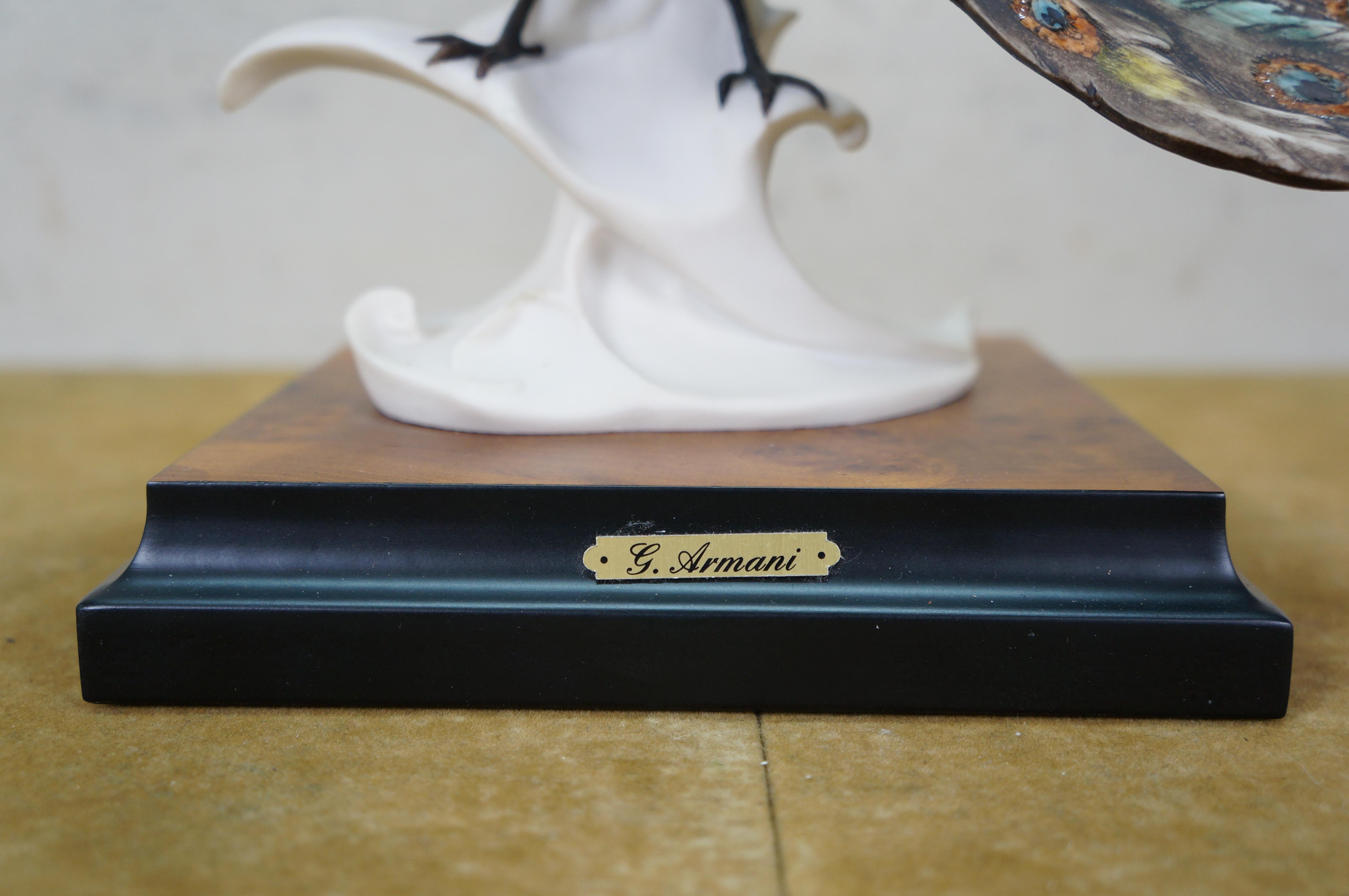20th Century Rare Giuseppe Armani Signed Capodimonte Peacock 0720 Figurine & Shadowbox Case For Sale
