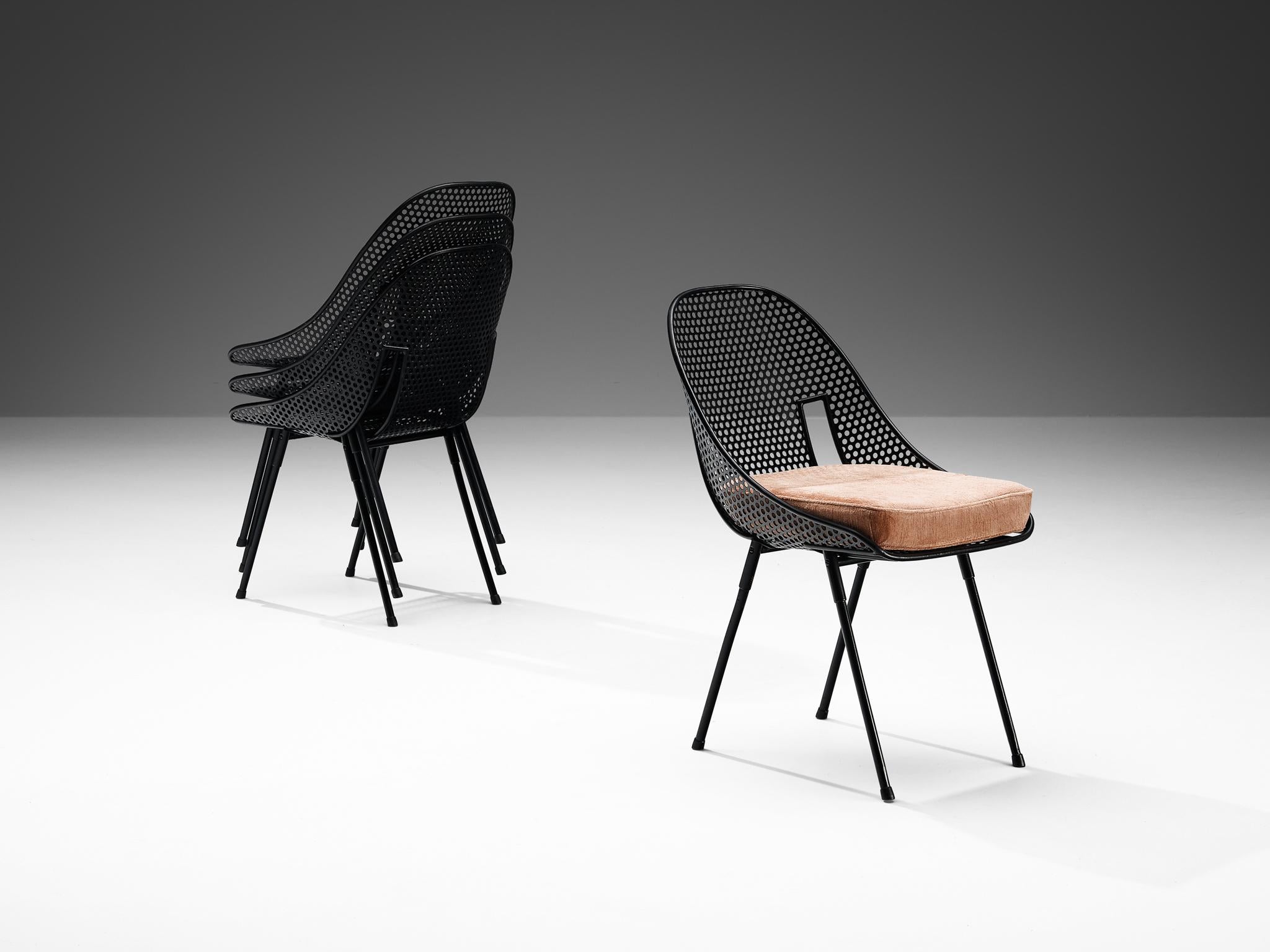 Raro juego de cuatro sillas de comedor Giuseppe De Vivo de metal perforado negro Moderno de mediados de siglo en venta