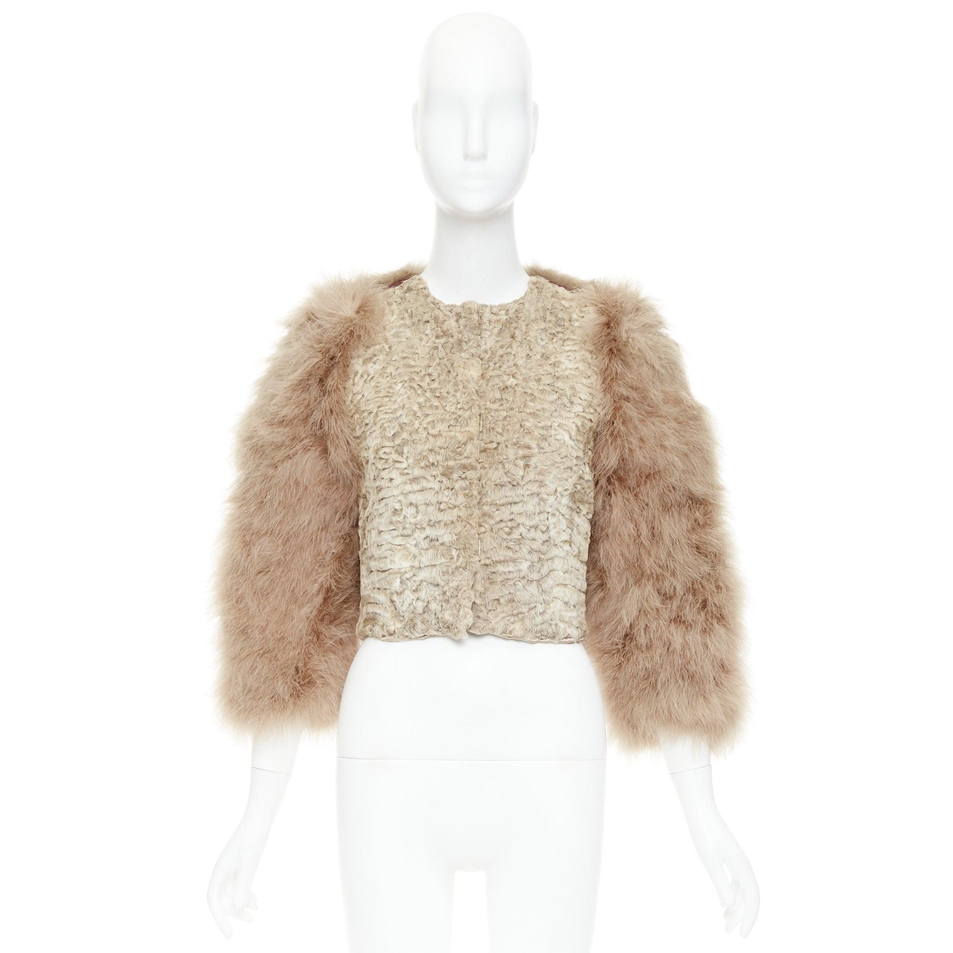 rare GIVENCHY beige Astrakan fur feather sleeves cropped bolero jacket en venta 5
