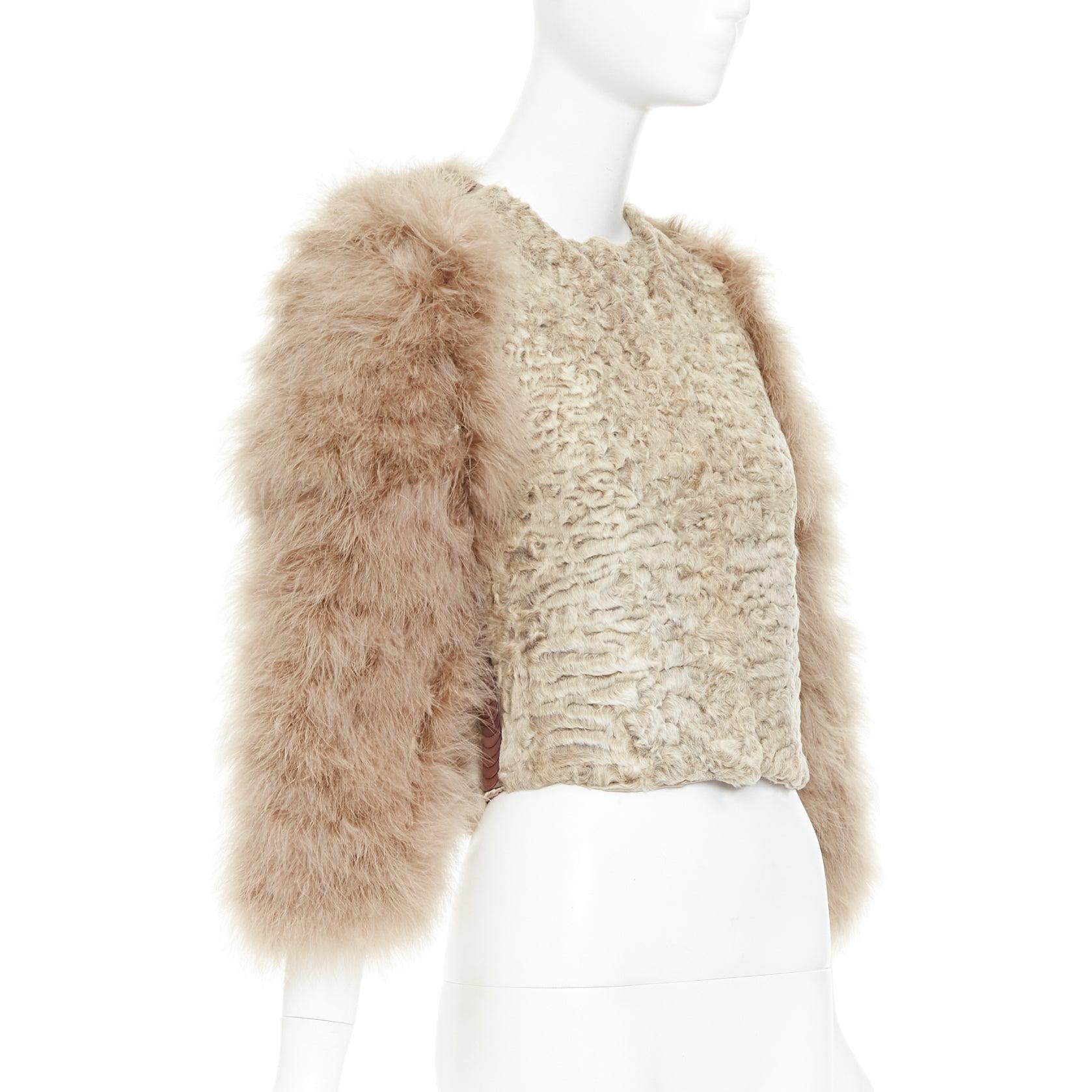 rare GIVENCHY beige Astrakan fur feather sleeves cropped bolero jacket en Excelente estado para la venta en Hong Kong, NT