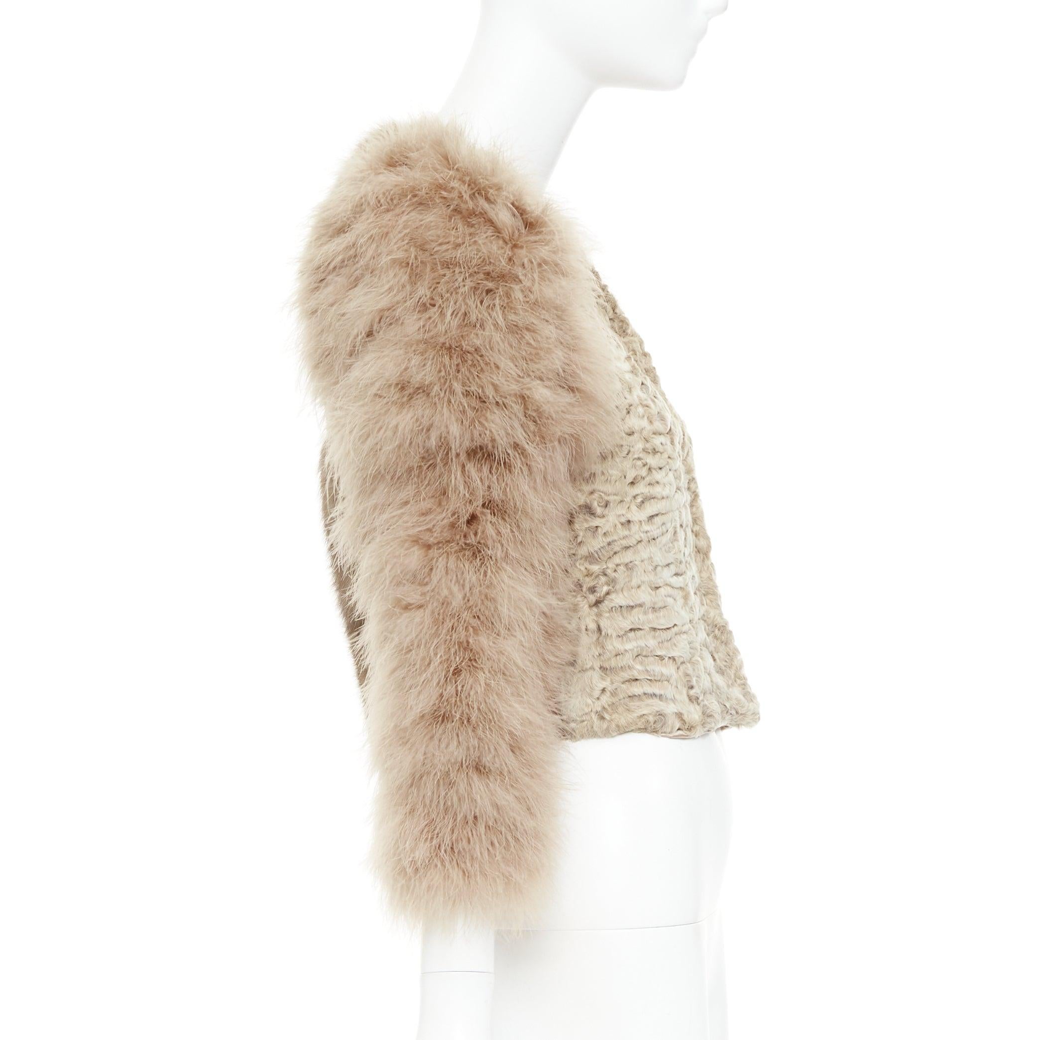 De las mujeres rare GIVENCHY beige Astrakan fur feather sleeves cropped bolero jacket en venta