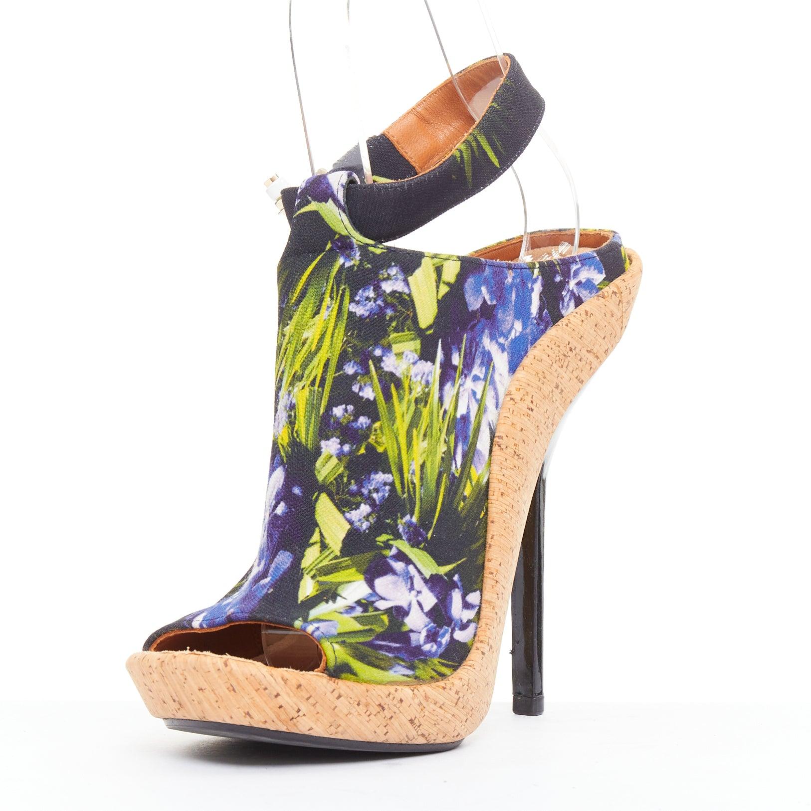 rare GIVENCHY Riccardo Tisci Runway violet floral toile liège talons hauts EU38 Bon état - En vente à Hong Kong, NT