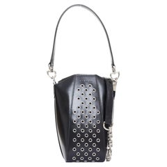 Seltene GIVENCHY Runway Antigona Hobo-Tasche aus vertikal genarbtem silbernem Kalbsleder mit Ösen
