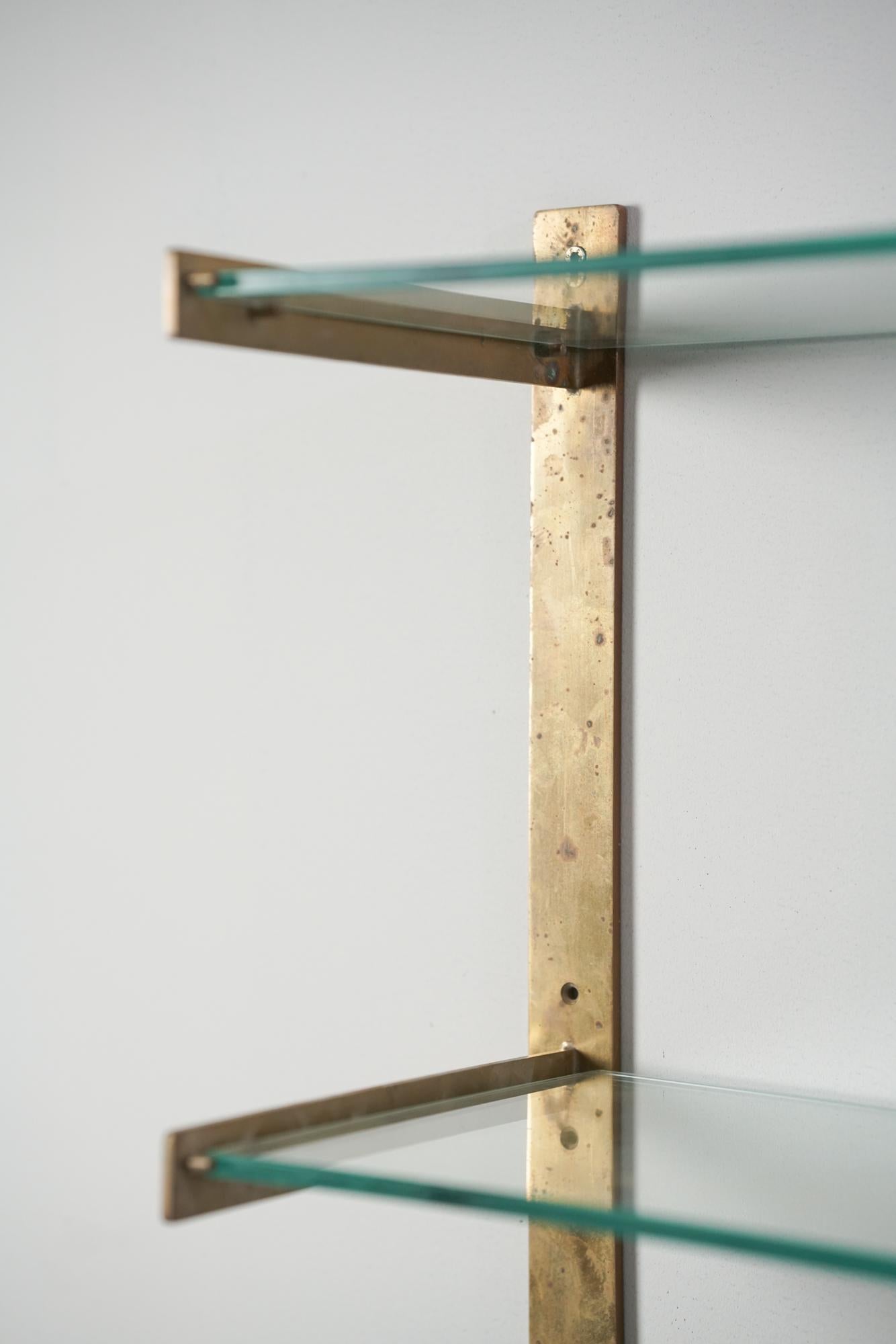 Rare Glass and Brass Wall Shelf System, Ahti Taskinen, 1960/1970s In Good Condition For Sale In Helsinki, Uusimaa